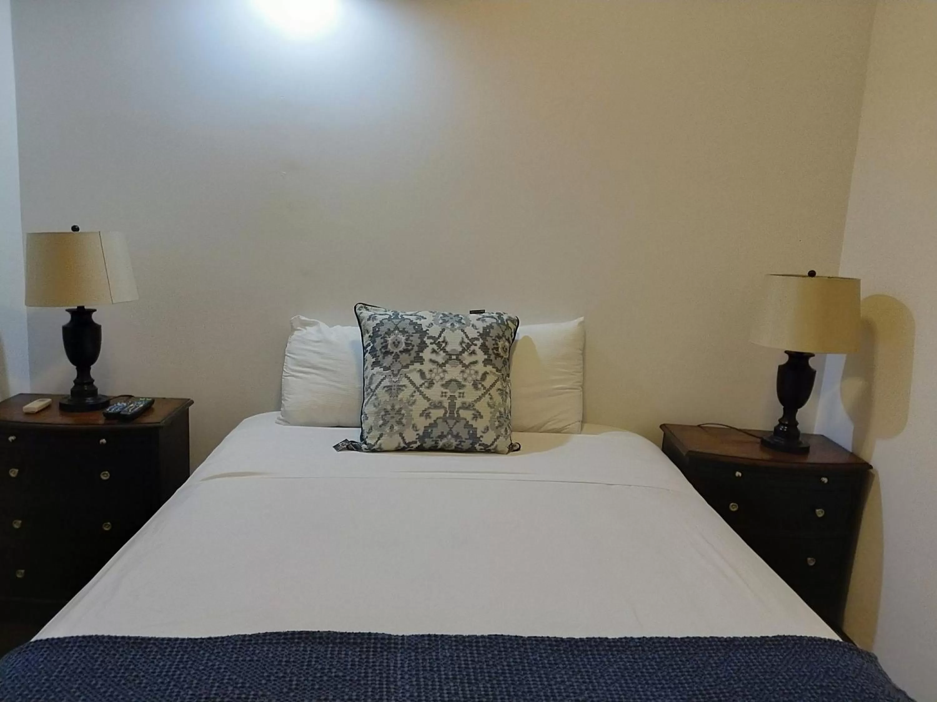 Bedroom, Bed in La Capitana Old San Juan Building