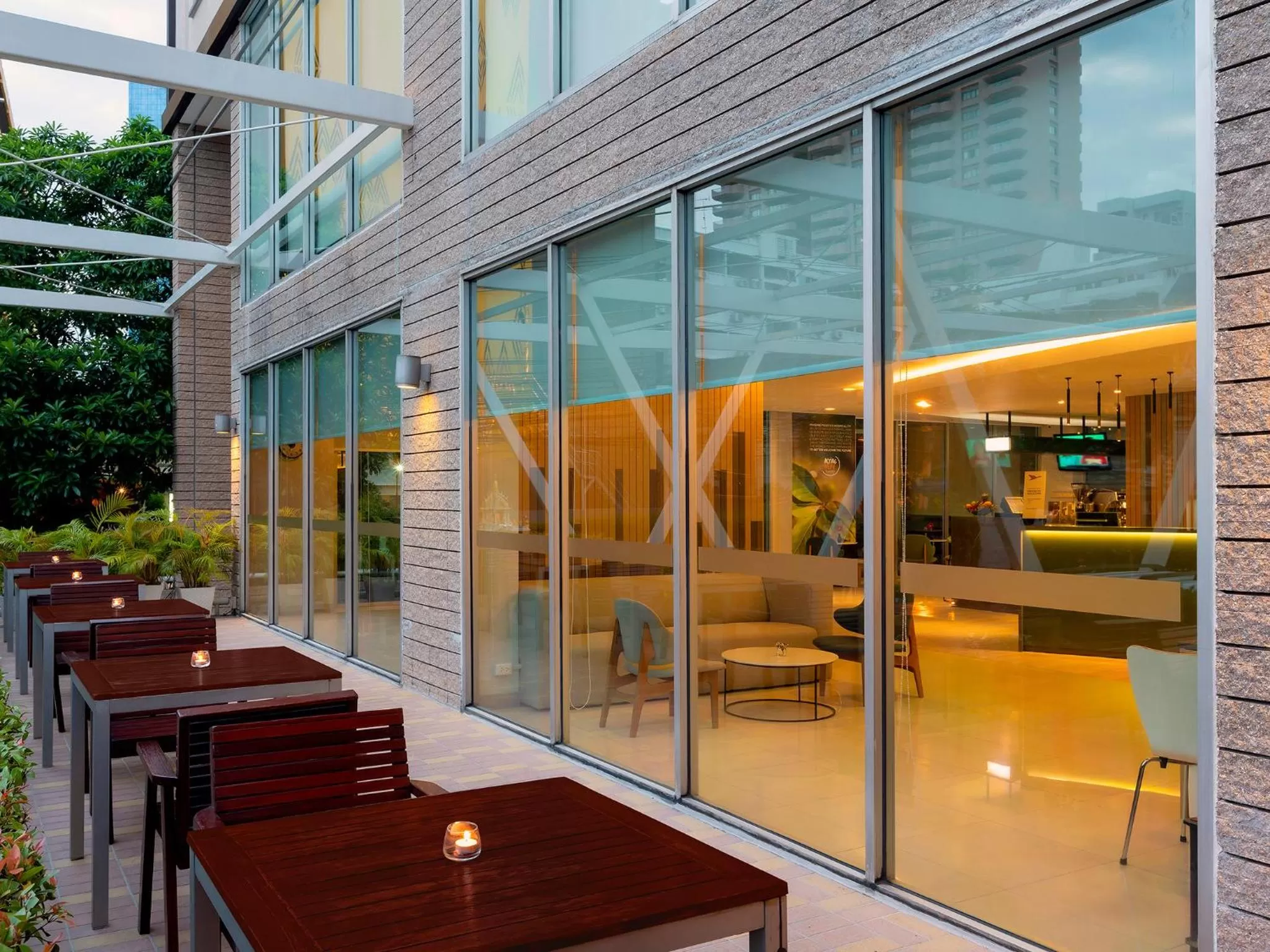 Patio in ibis Bangkok Sathorn