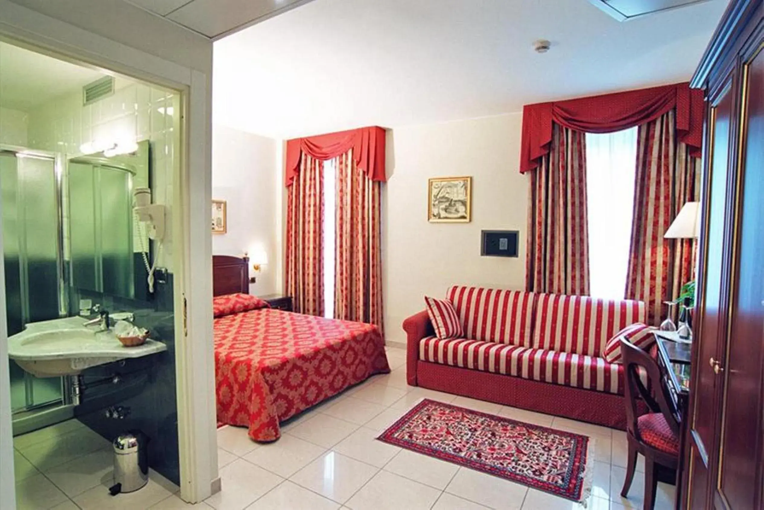 Photo of the whole room in Hotel Villa Savoia