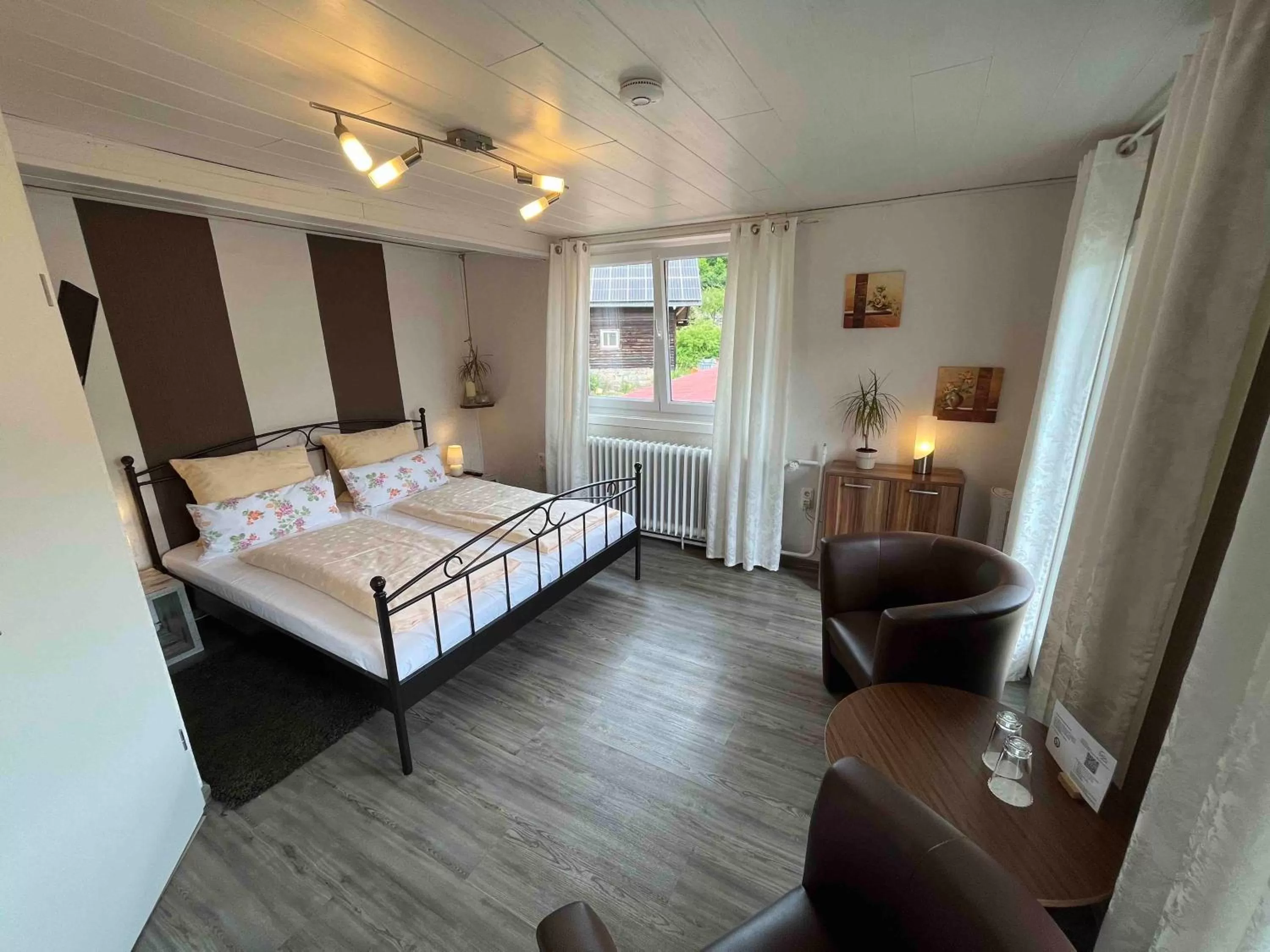 Bedroom, Bed in Gasthaus Breitenbach