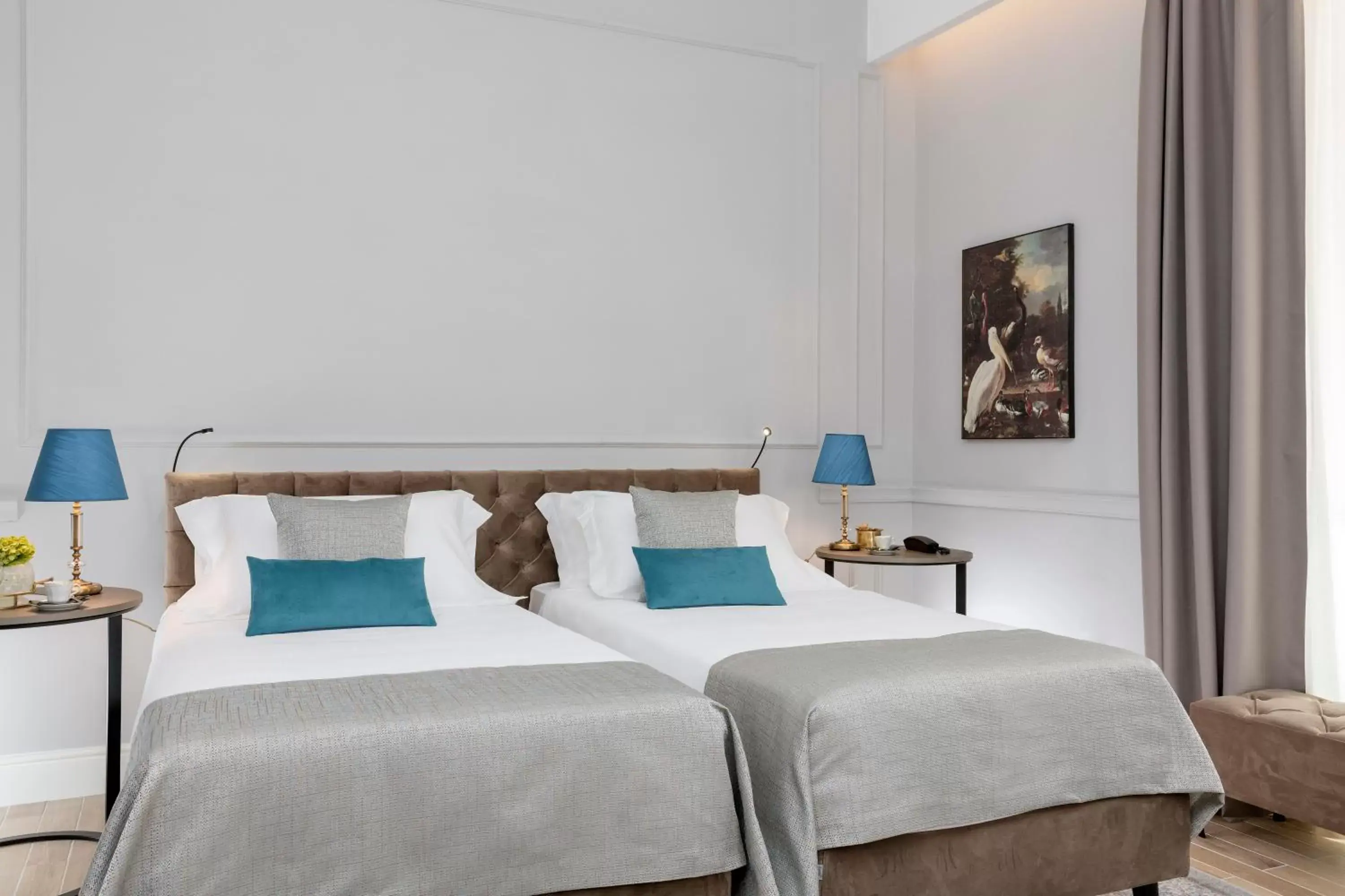 Bed in Hotel La Ville Rome