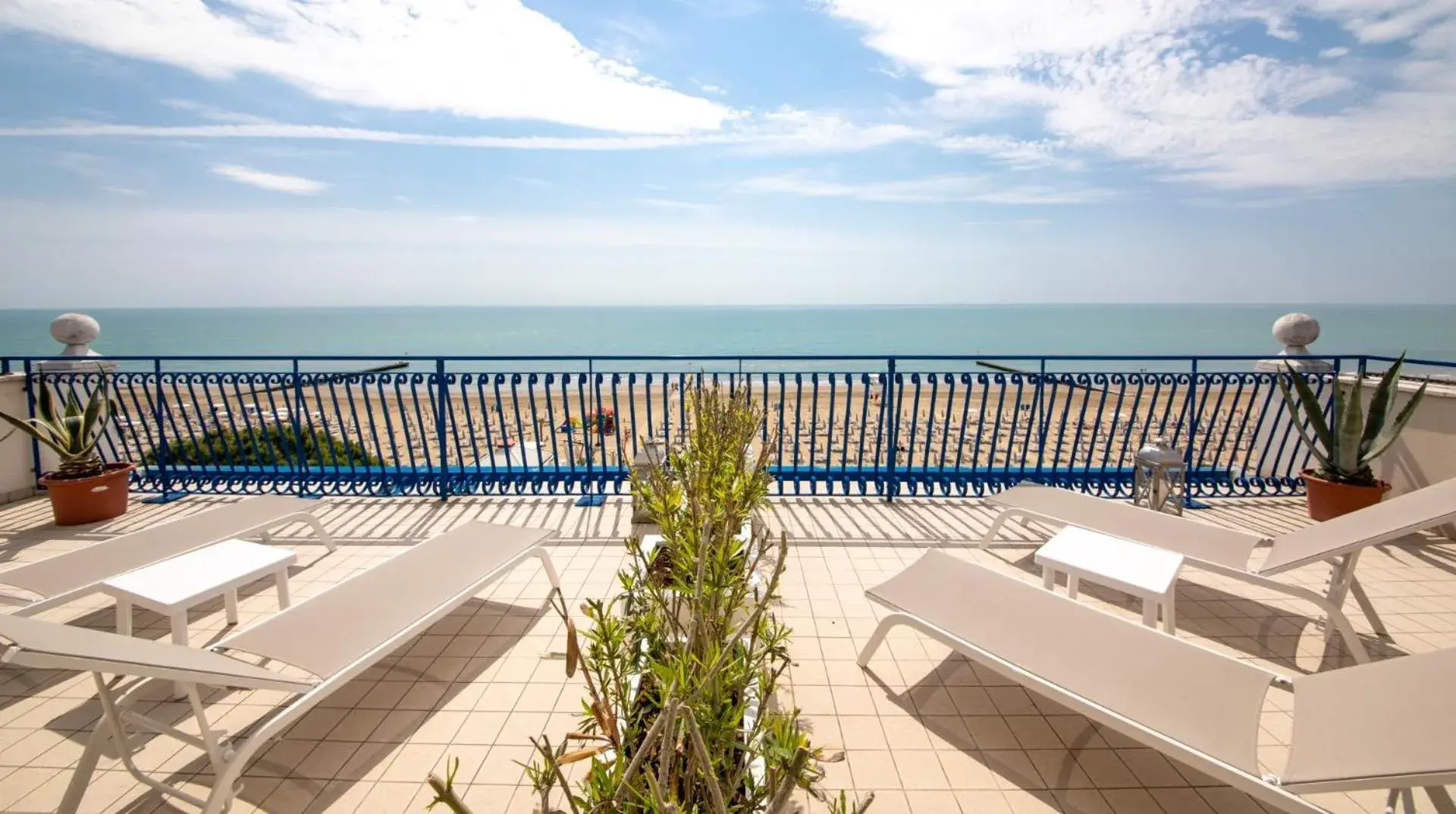 Balcony/Terrace in Hotel Plaza Esplanade