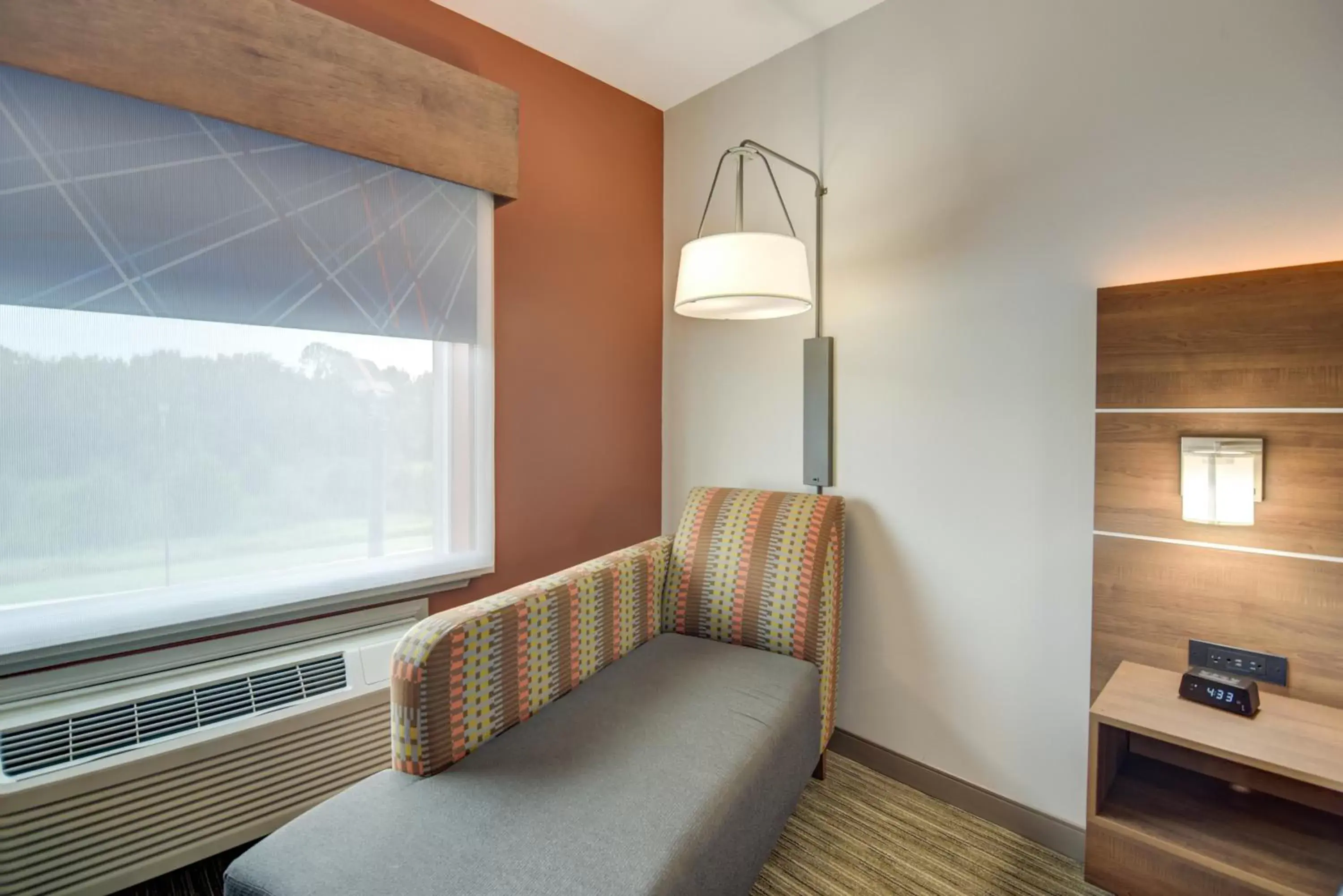 Living room, Seating Area in Holiday Inn Express Hotel & Suites Foley, an IHG Hotel