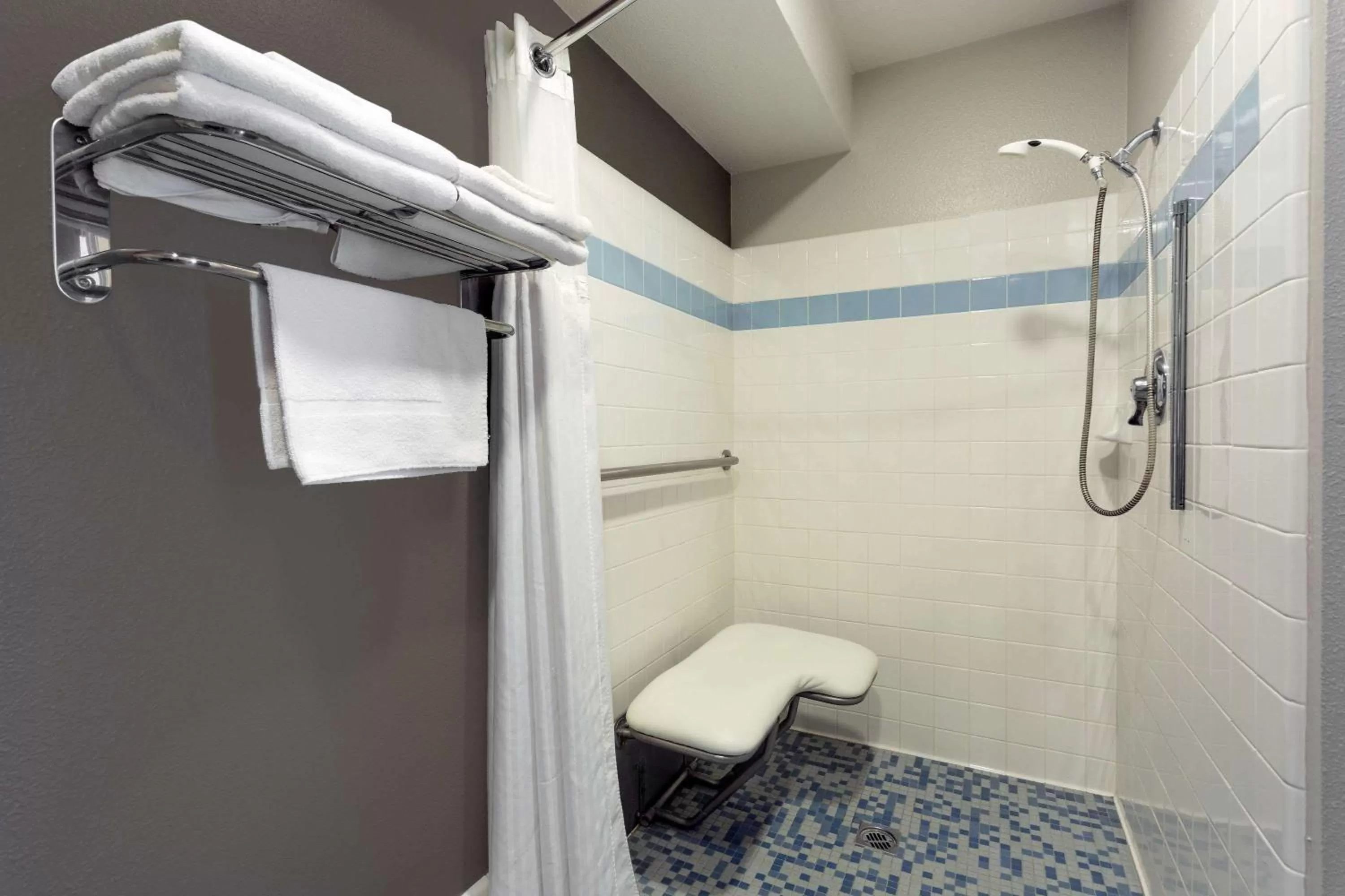 Shower in Super 8 by Wyndham Fortuna