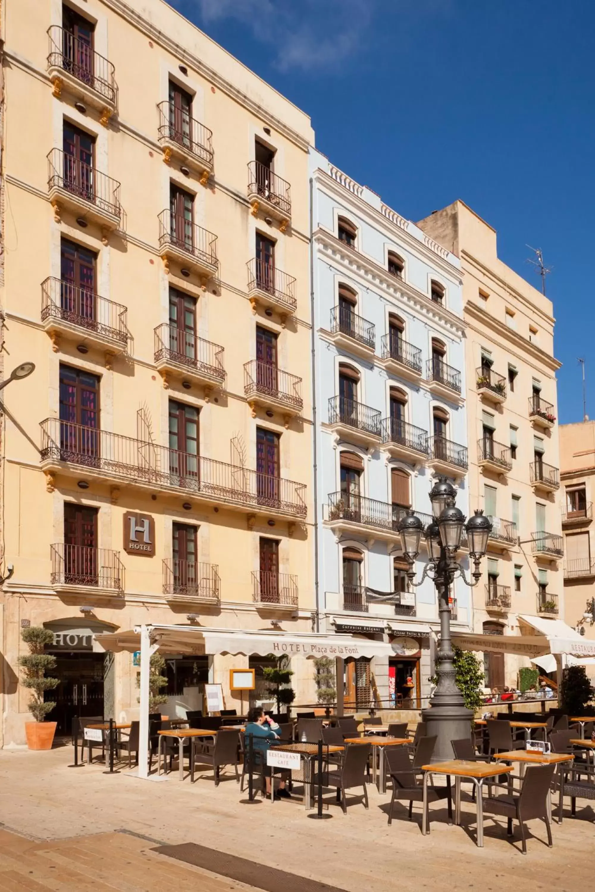 Property Building in Plaça De La Font