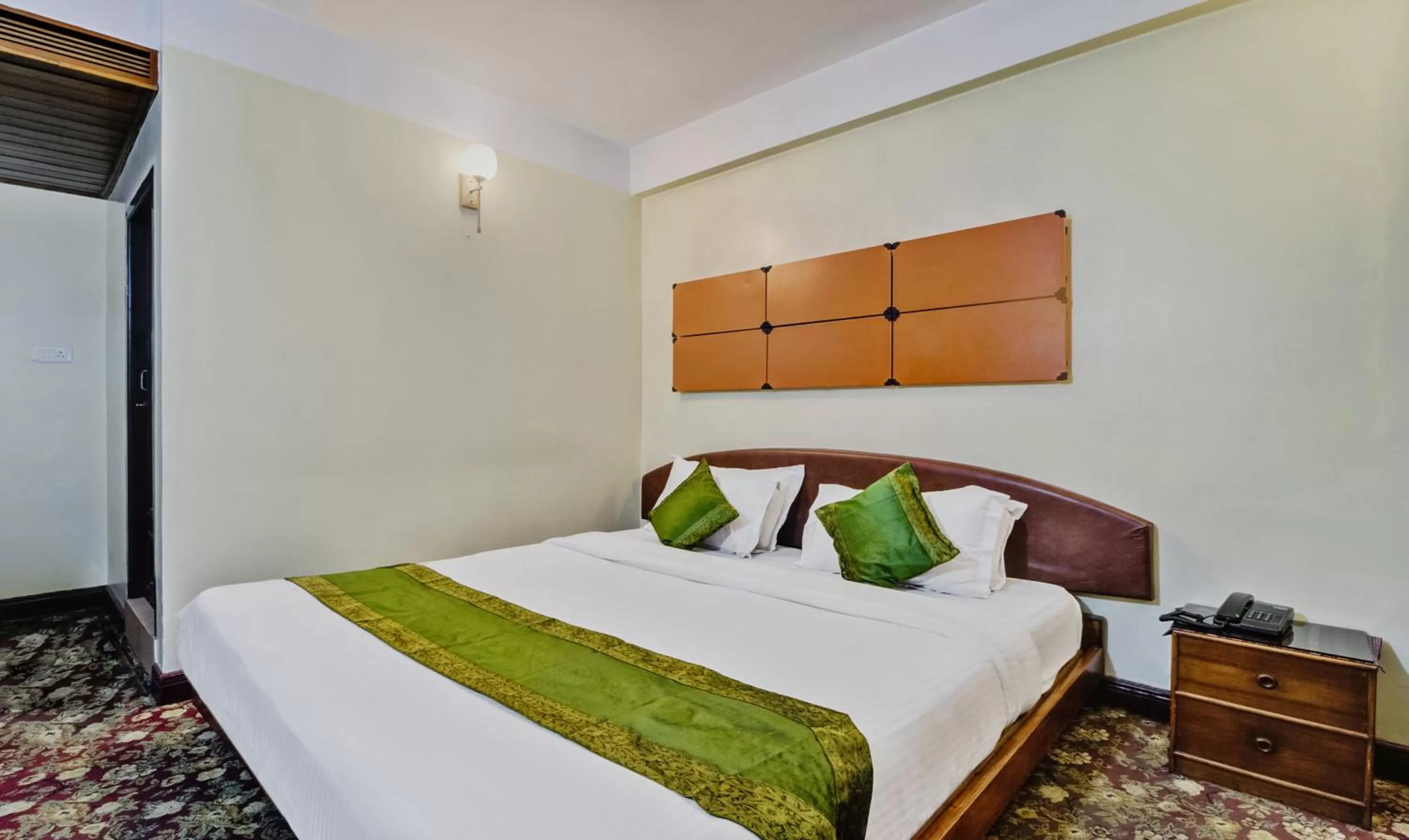 Photo of the whole room, Bed in Dekeling Hotel