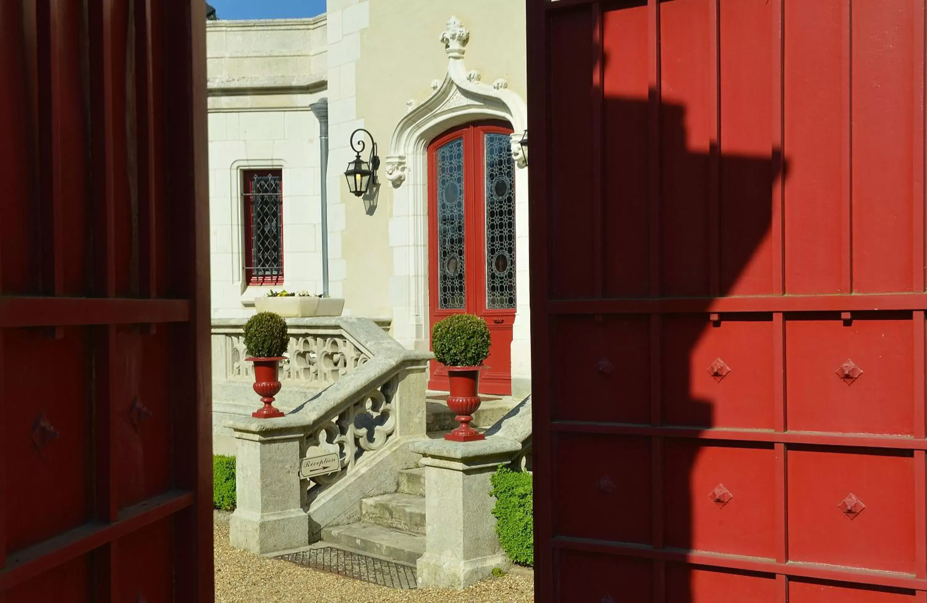 Facade/entrance in Le Manoir Saint Thomas