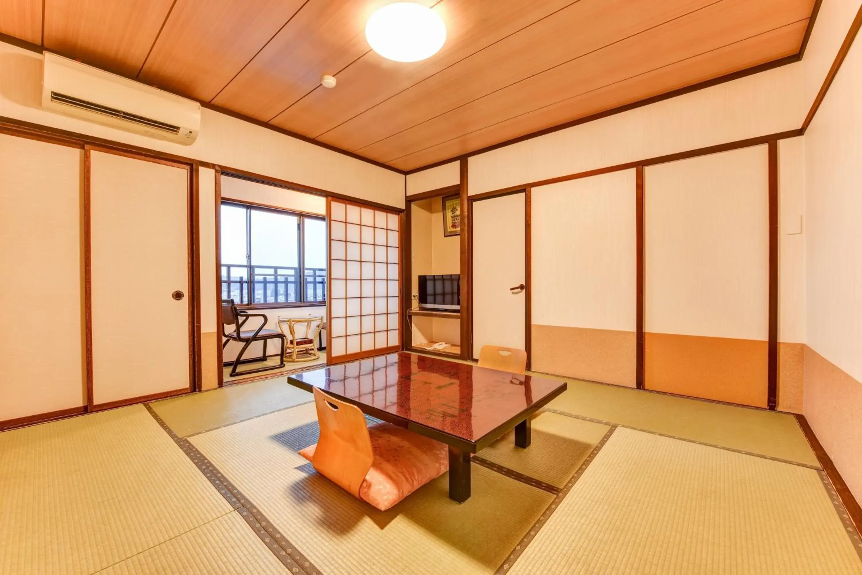 Photo of the whole room in Futarishizuka Hakuun Hotel