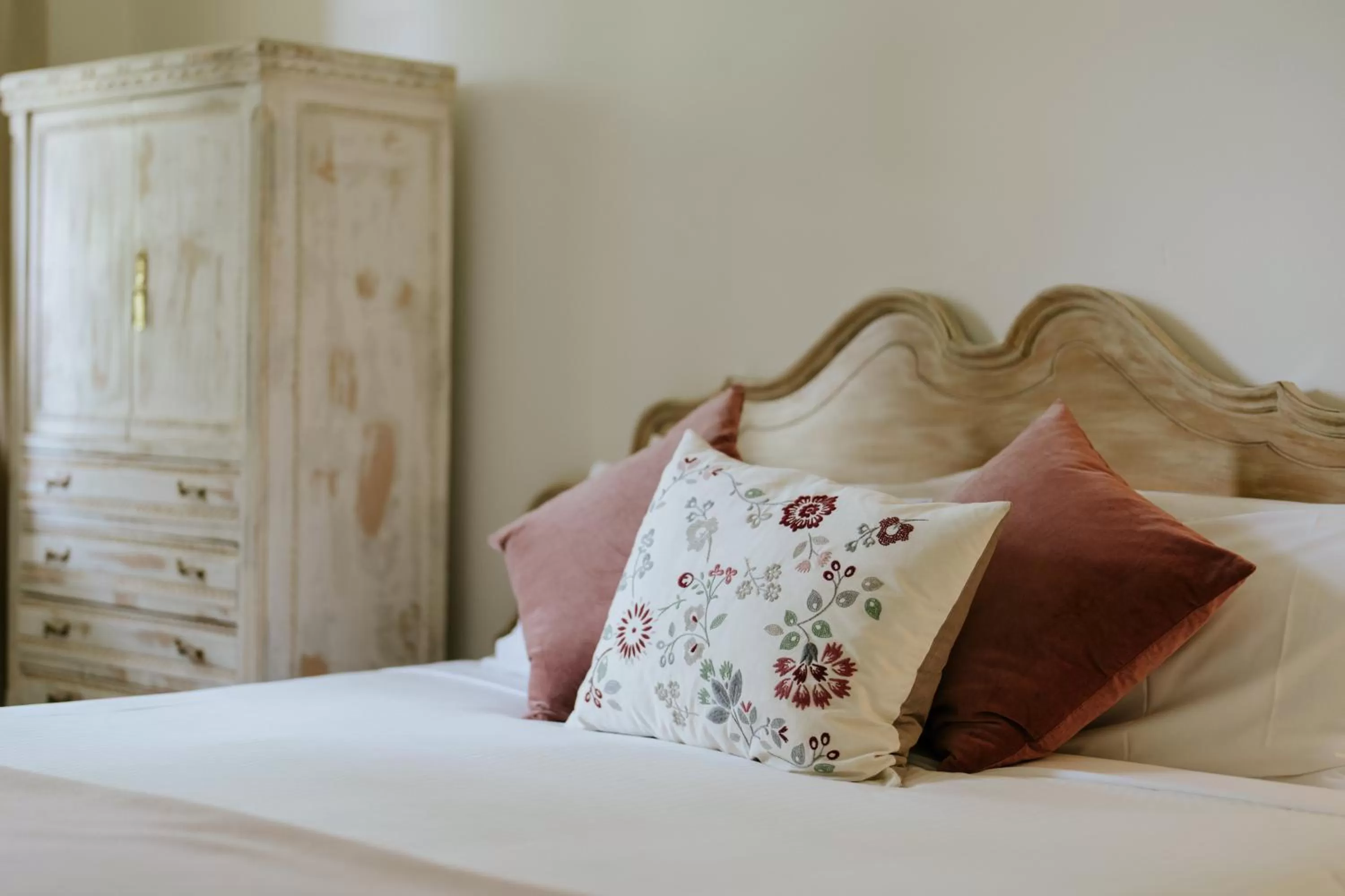 Bed in Bundanoon Hotel