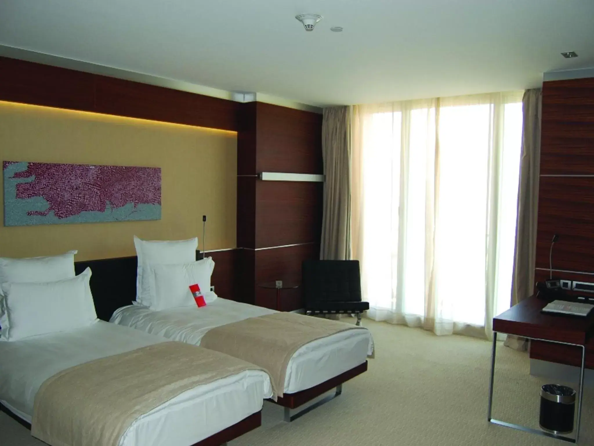 Photo of the whole room, Bed in Swissotel Buyuk Efes Izmir