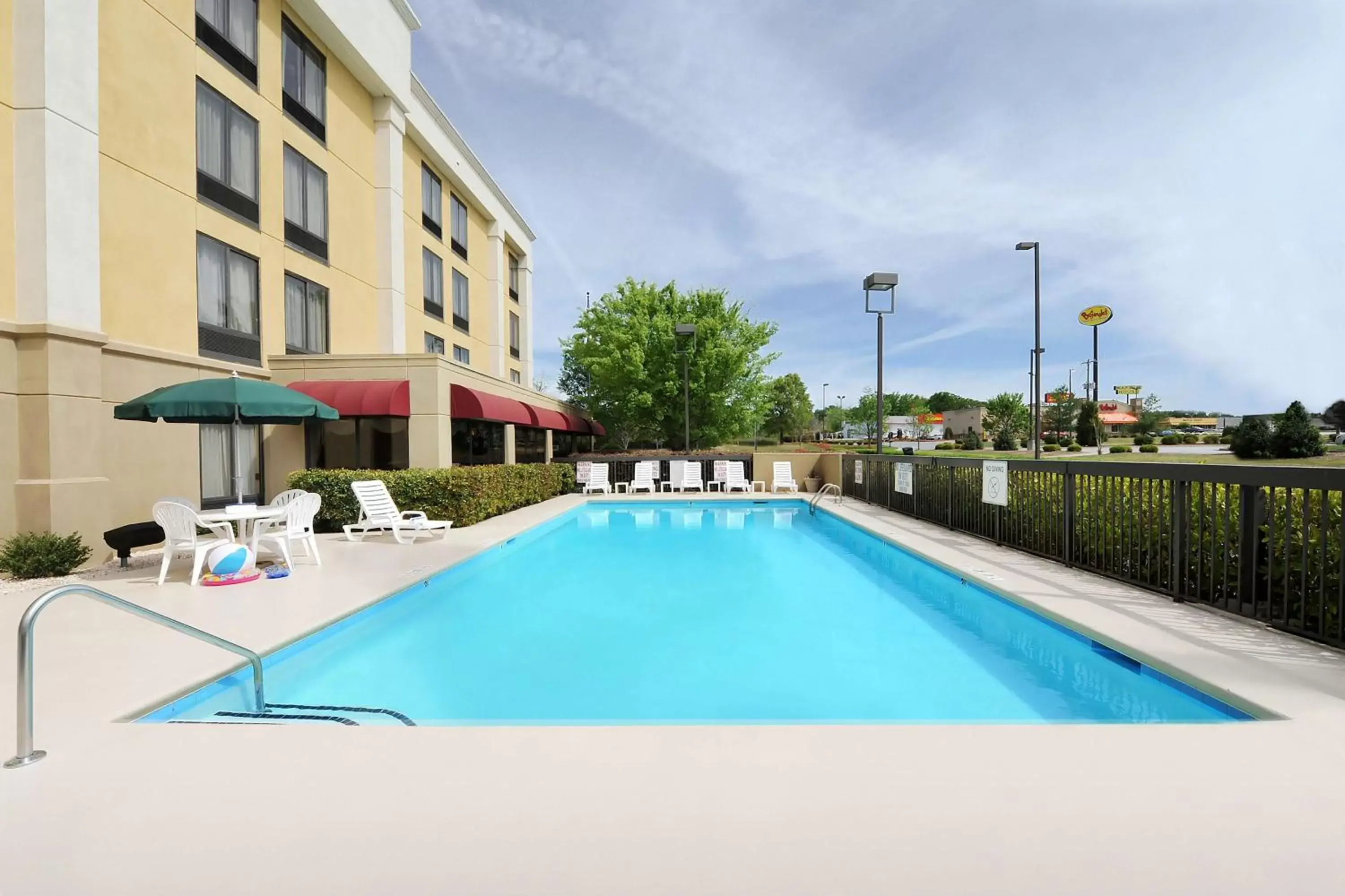 Pool view, Swimming Pool in Hampton Inn Spartanburg Hotel