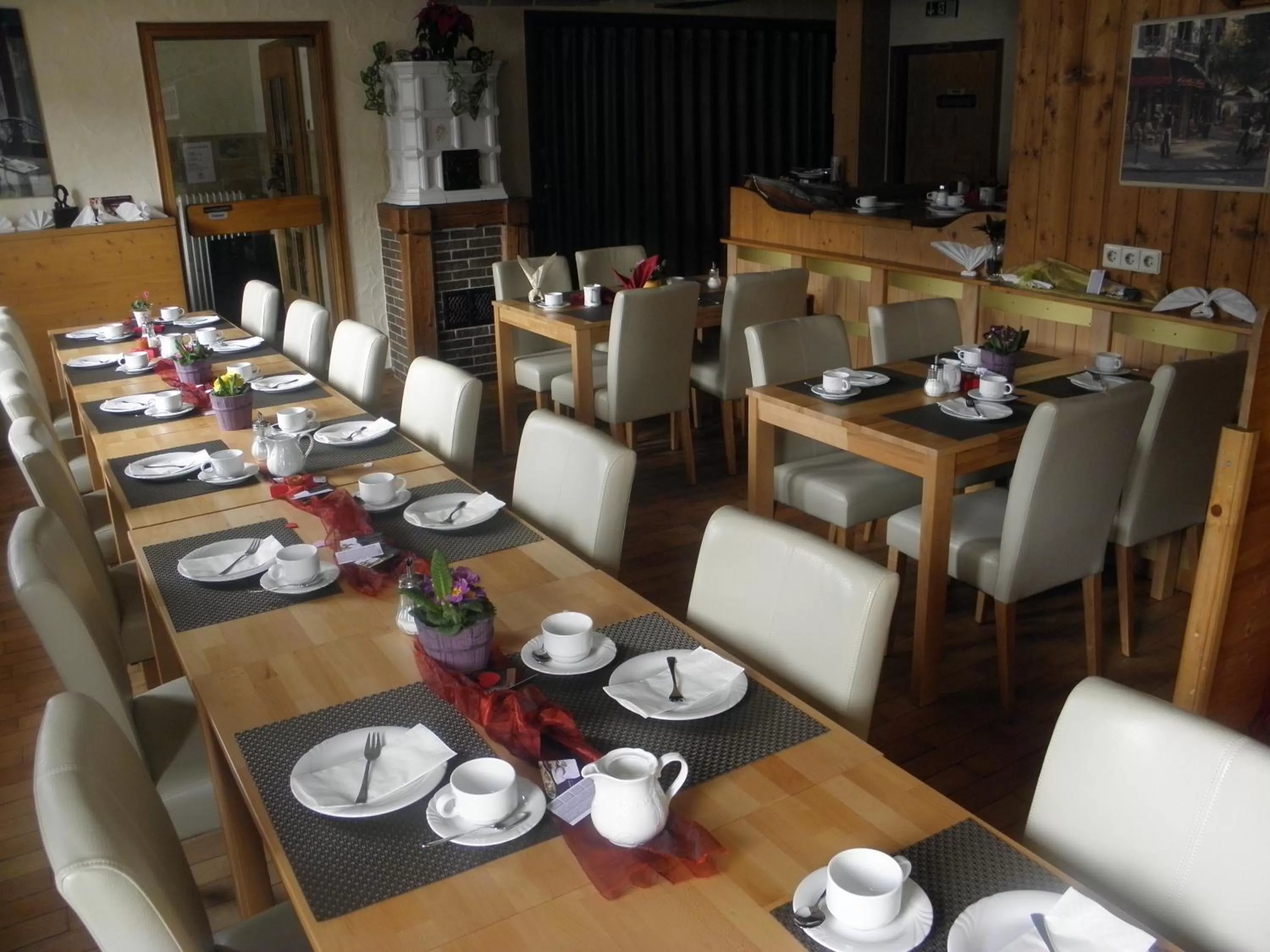 Restaurant/places to eat in Alb Hotel Schalksburg