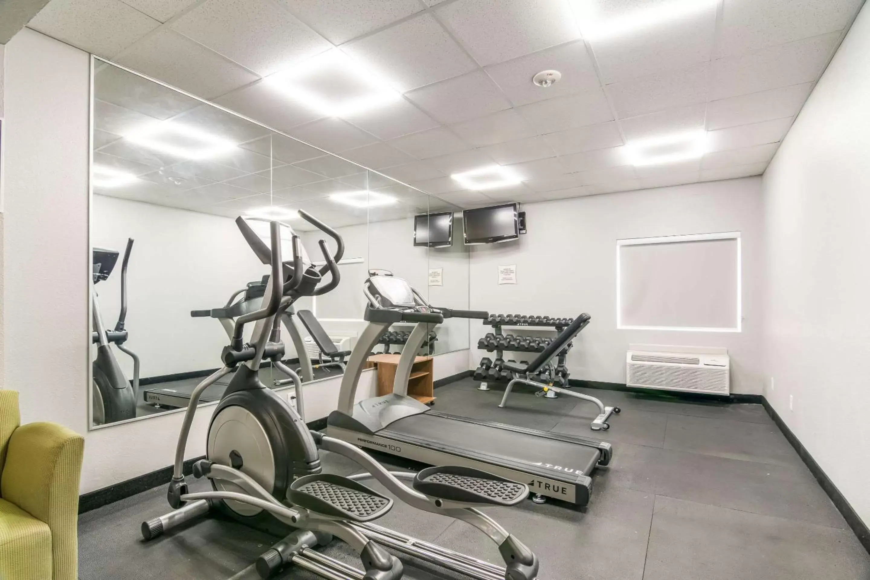 Fitness centre/facilities, Fitness Center/Facilities in Quality Inn