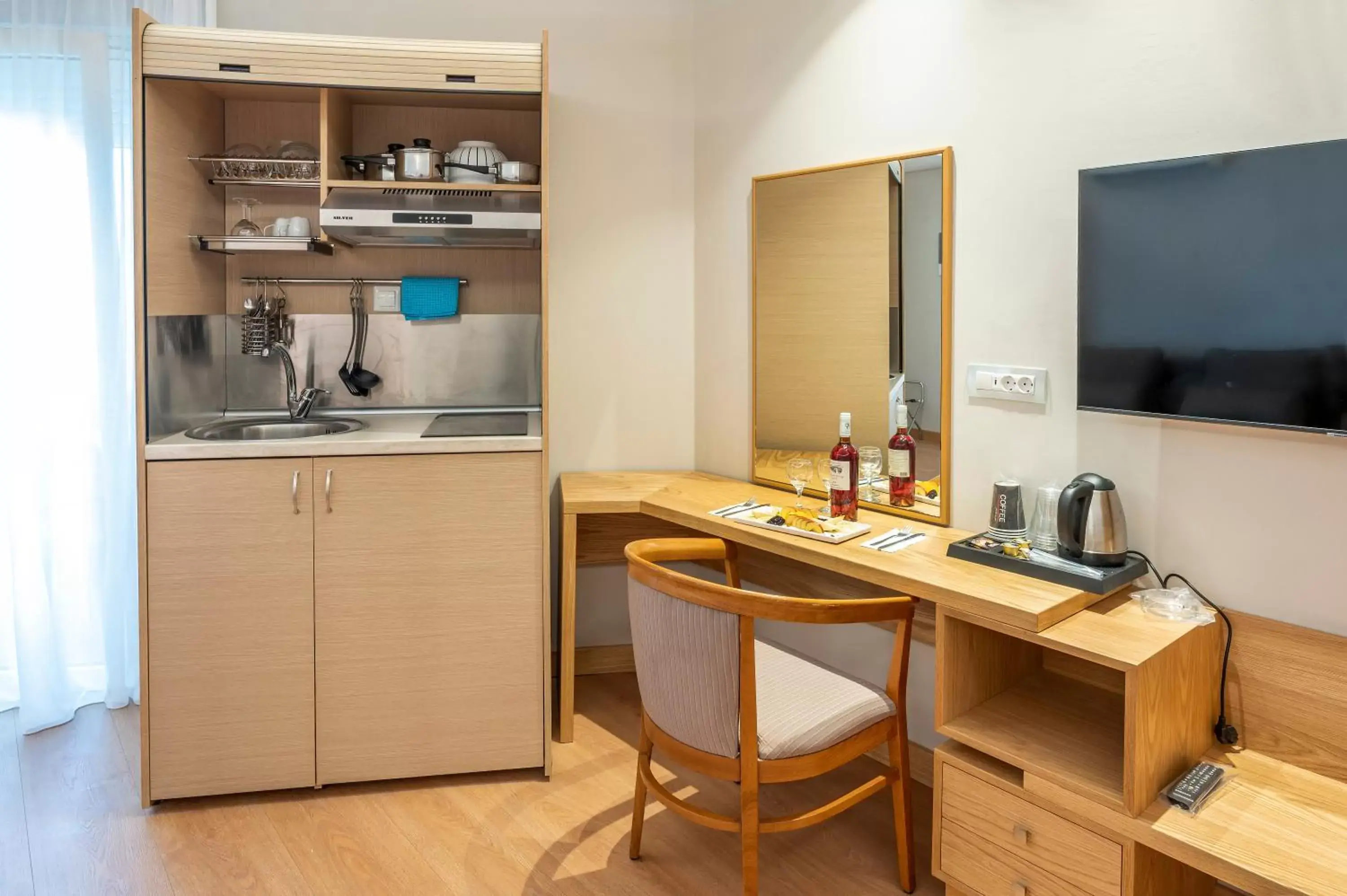 Kitchen/Kitchenette in Maritina Hotel