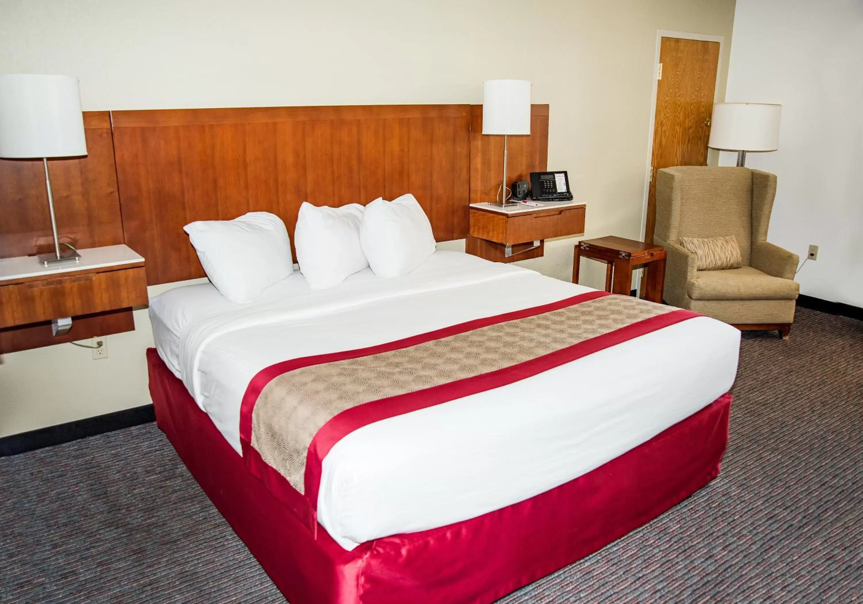 Bedroom, Bed in Ramada by Wyndham Cedar City