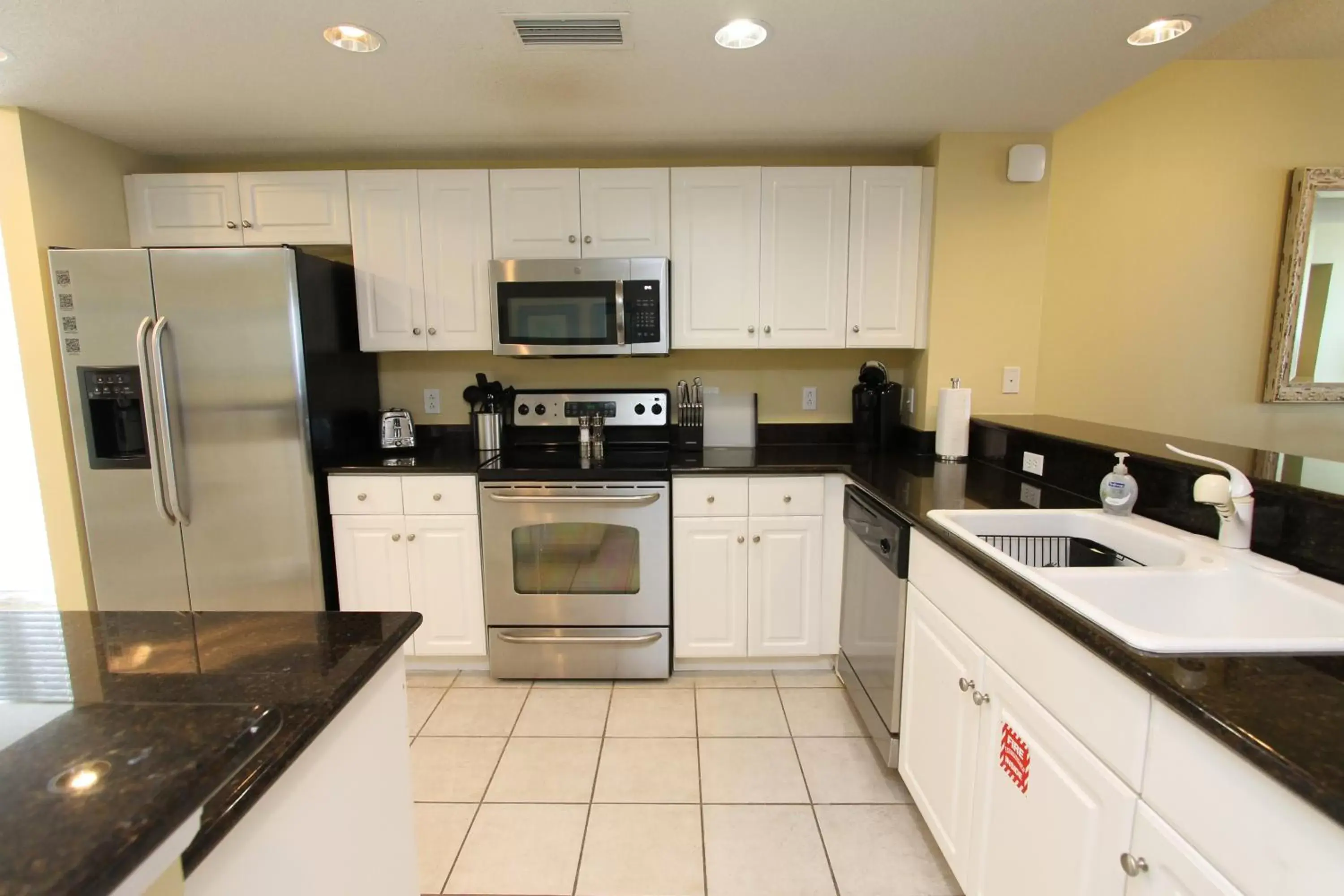 Kitchen or kitchenette, Kitchen/Kitchenette in Majestic Beach Resort, Panama City Beach, Fl