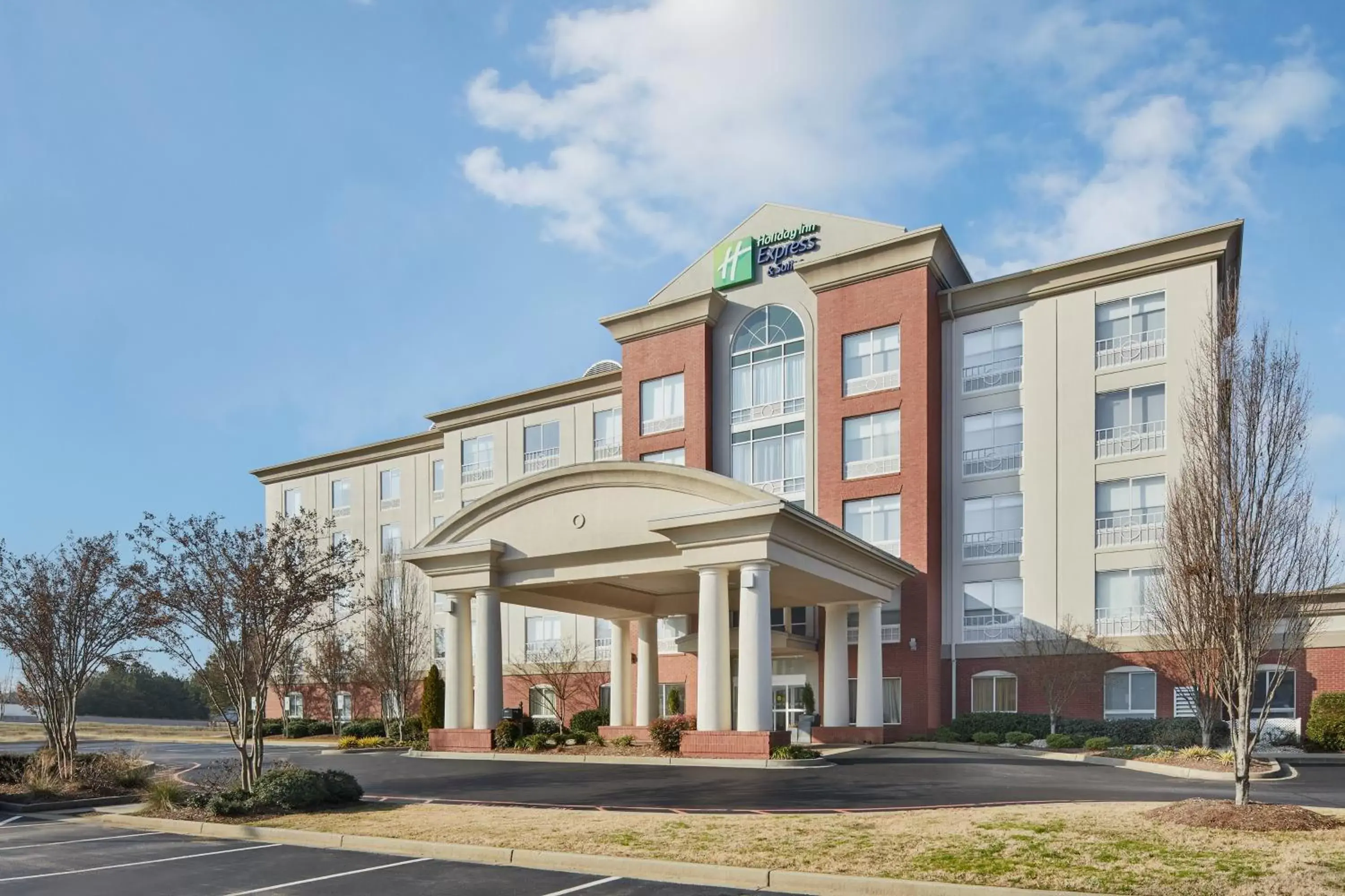 Property Building in Holiday Inn Express & Suites - Spartanburg-North, an IHG Hotel