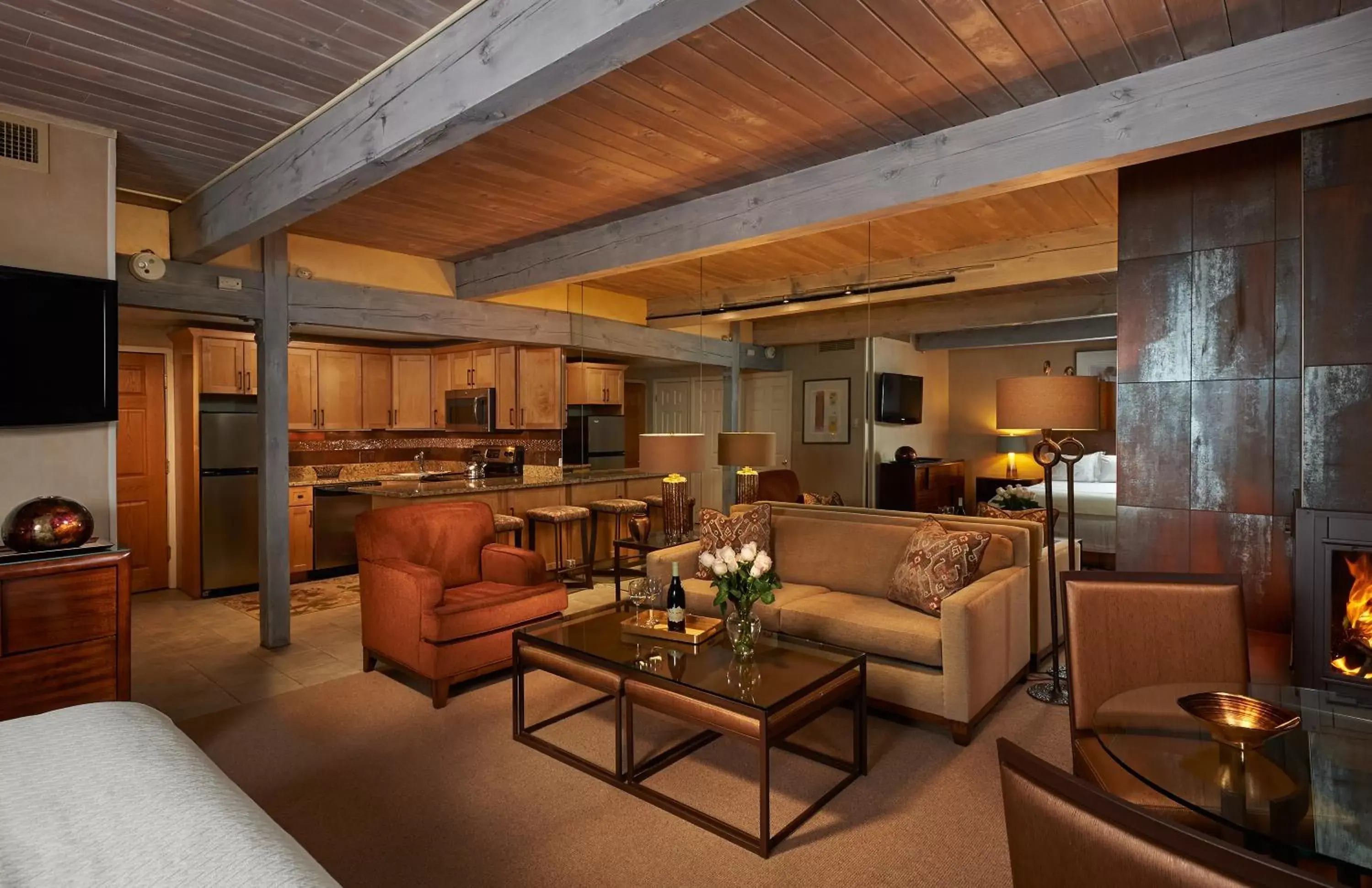 Coffee/tea facilities, Lounge/Bar in Aspen Square Condominium Hotel