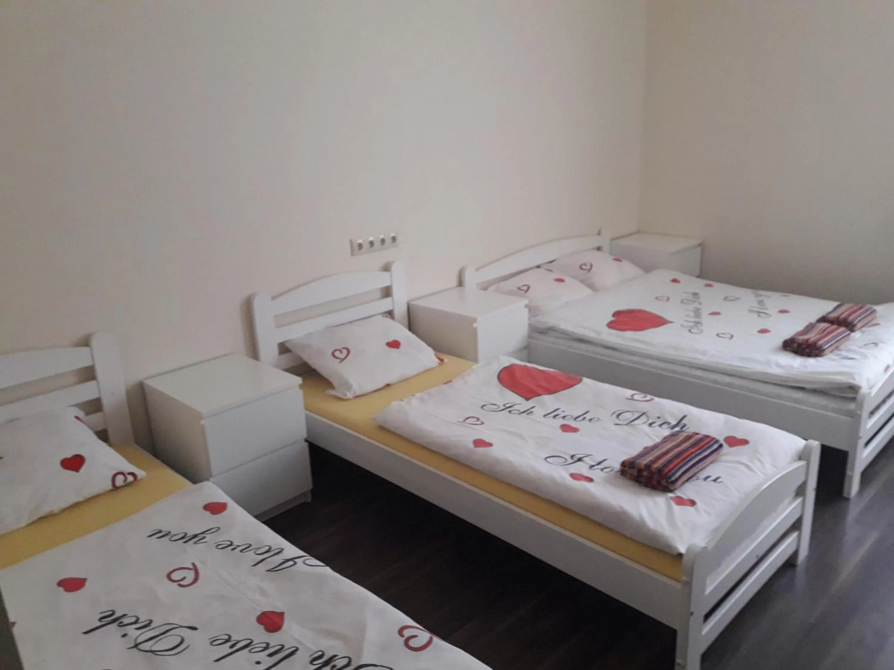 Shower, Bed in Happy Hotel