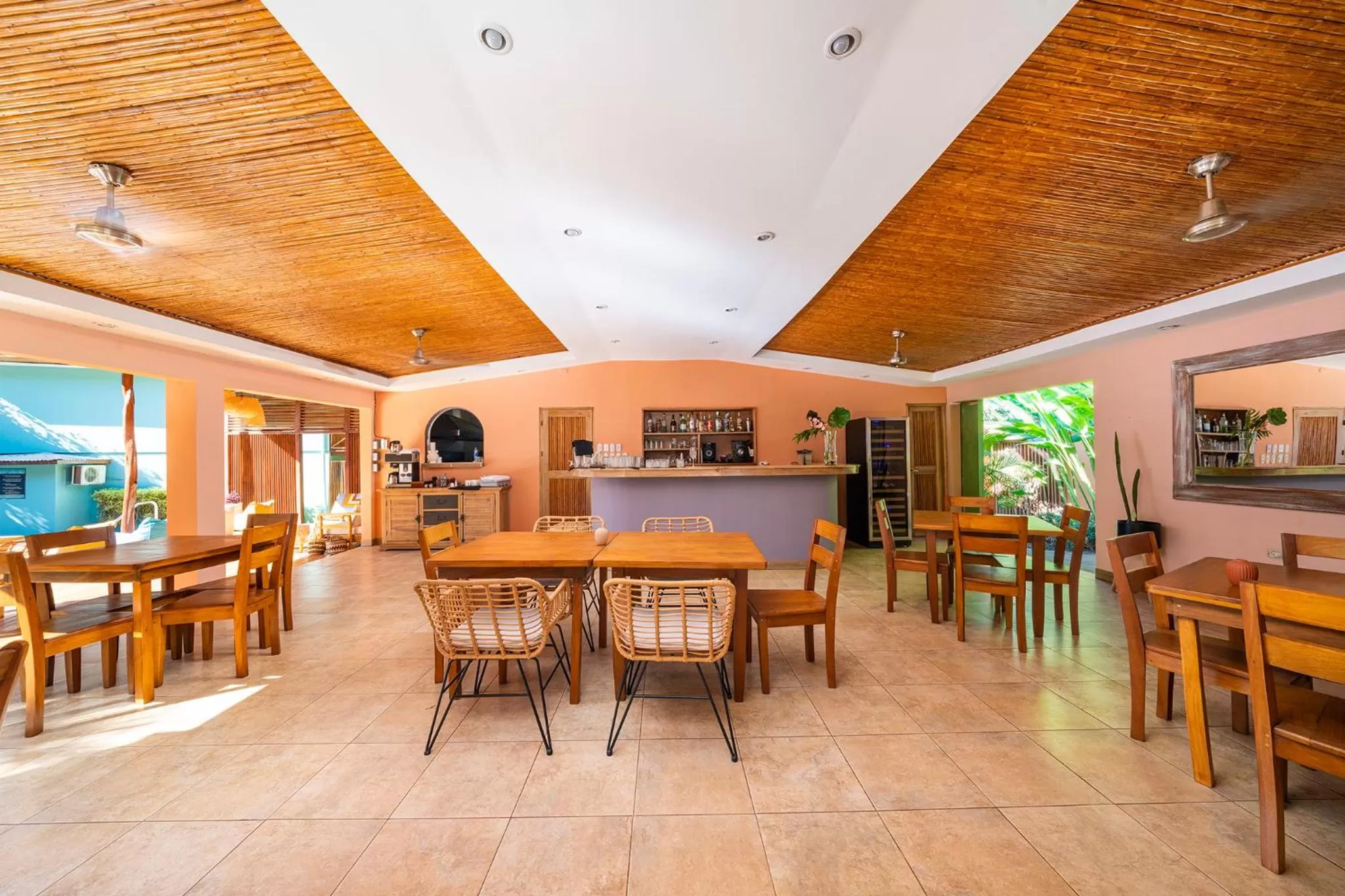 Dining area in Hotel Arco Iris