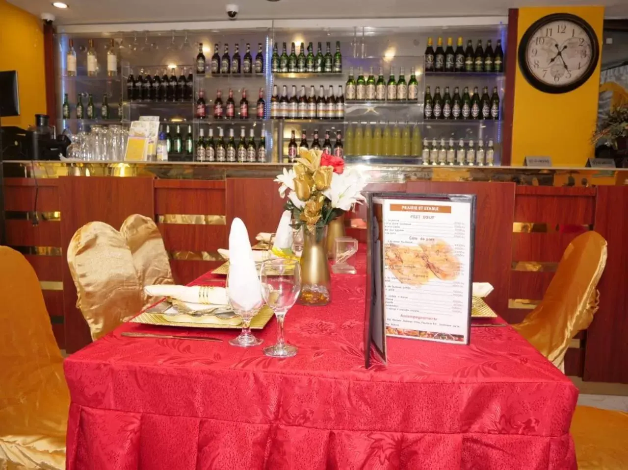 Restaurant/places to eat in Marriot Metropolitan Hotel Restaurant/places to eat in Marriot Metropolitan Hotel