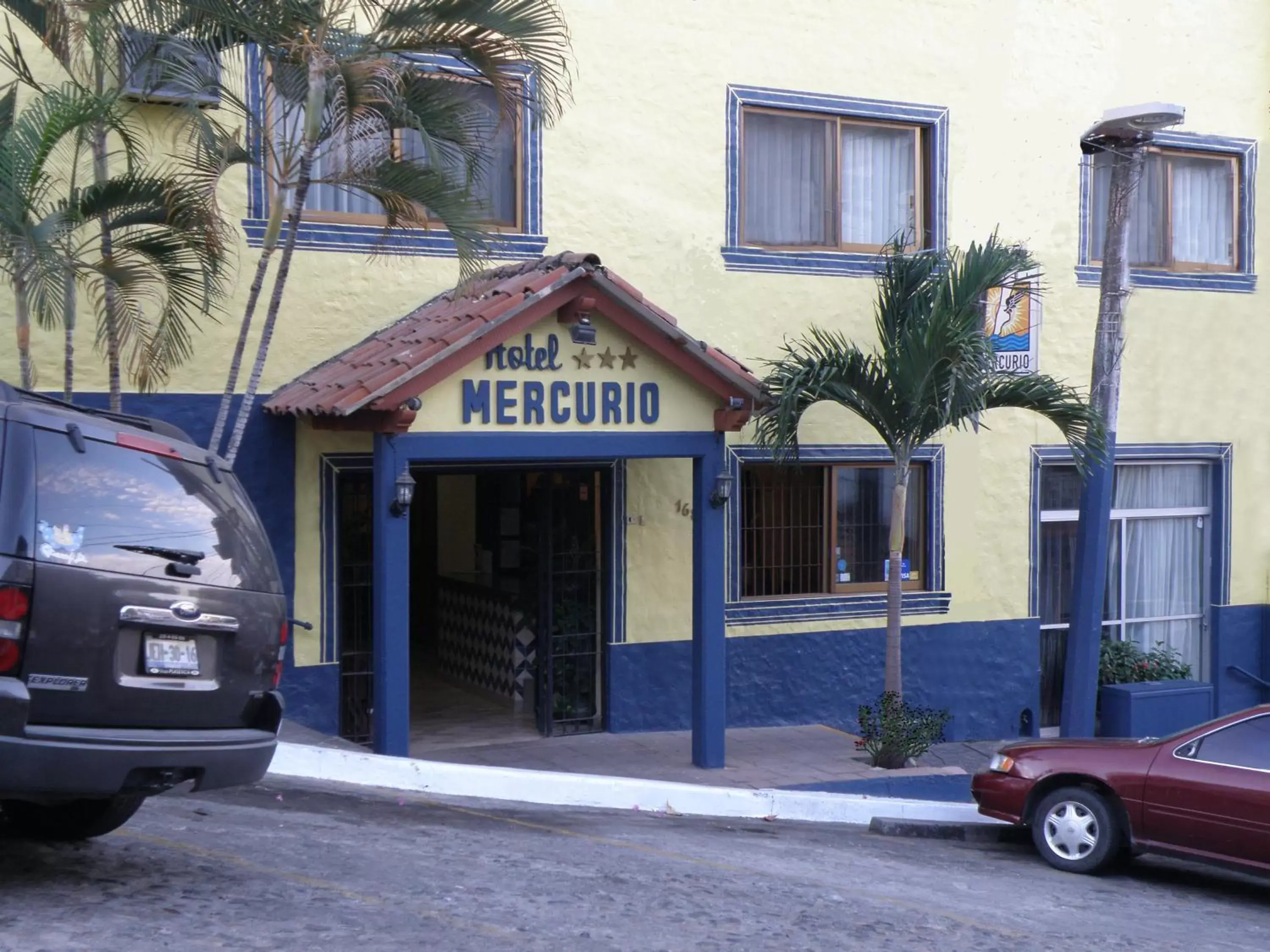 Facade/entrance in Hotel Mercurio - Gay Friendly