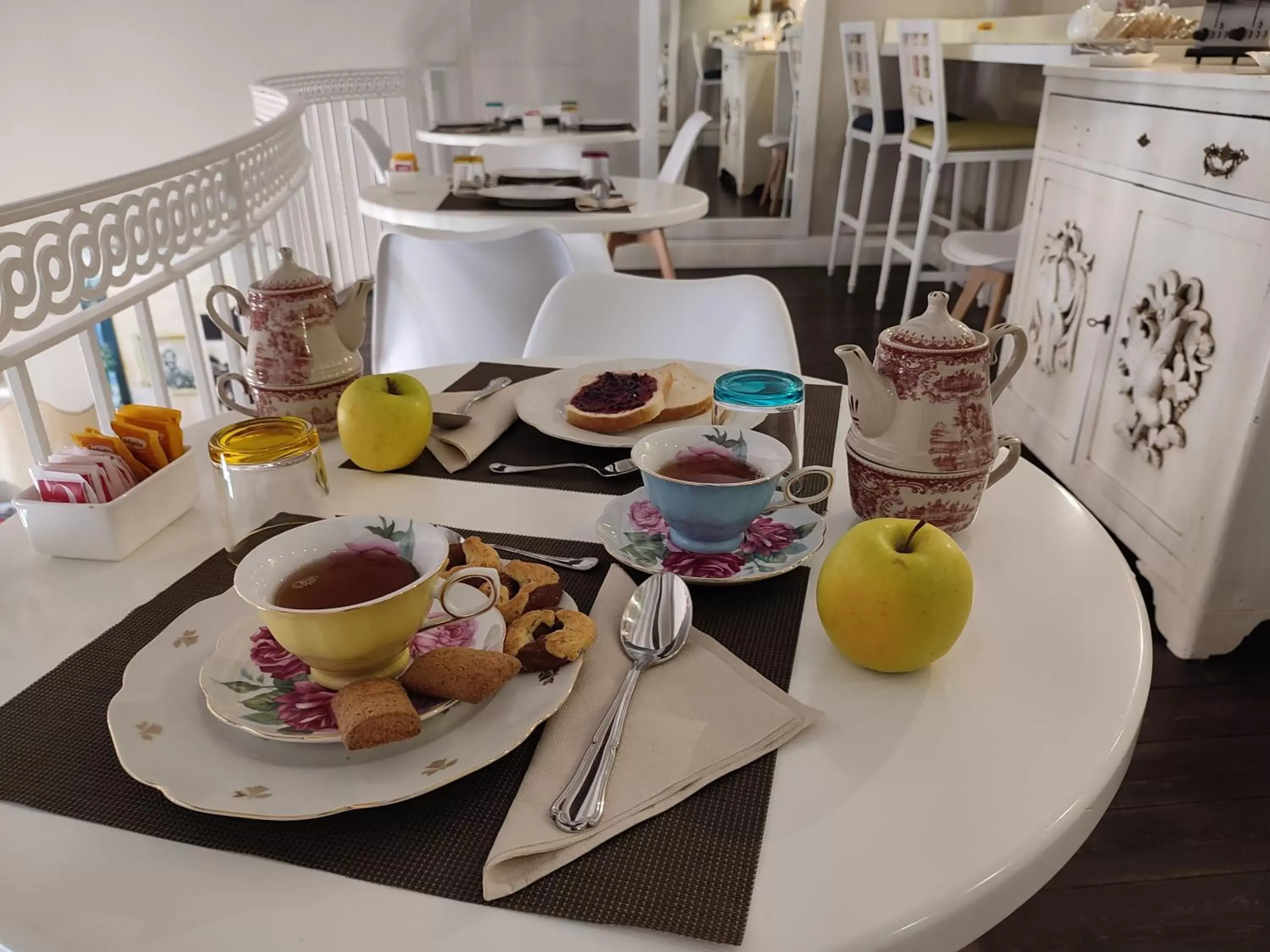 Breakfast in Dimora Bellini by Hotel Bellini sas