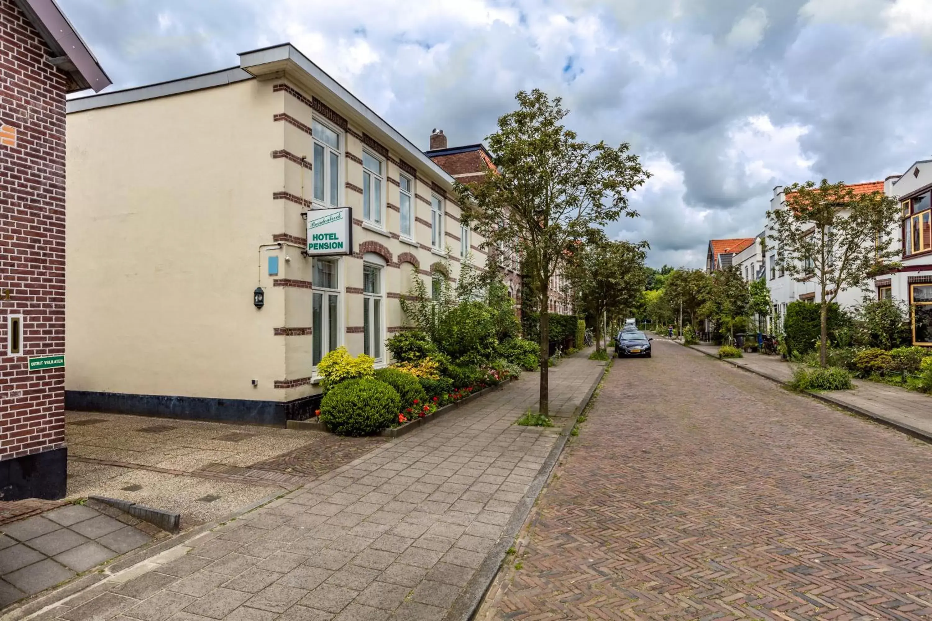 Facade/entrance, Property Building in Hotel Randenbroek