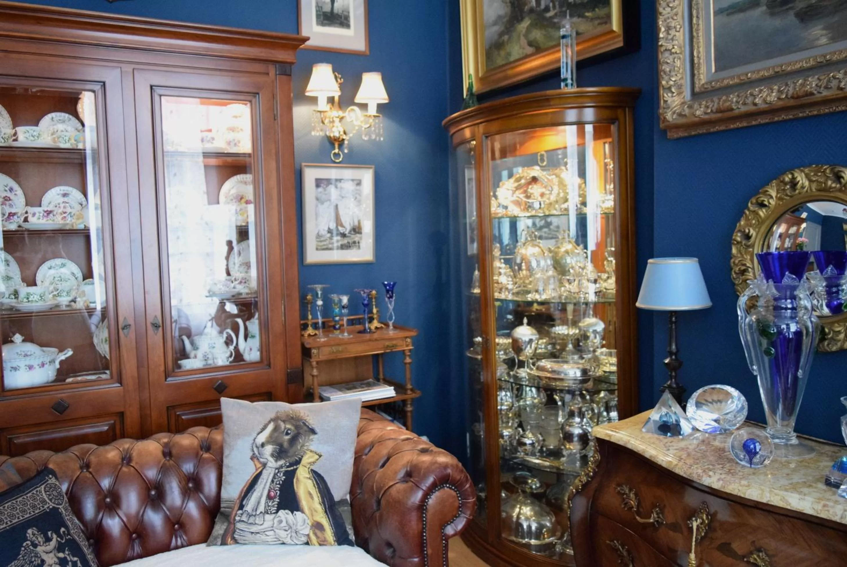 Communal lounge/ TV room in Boutique B&B Poppy's