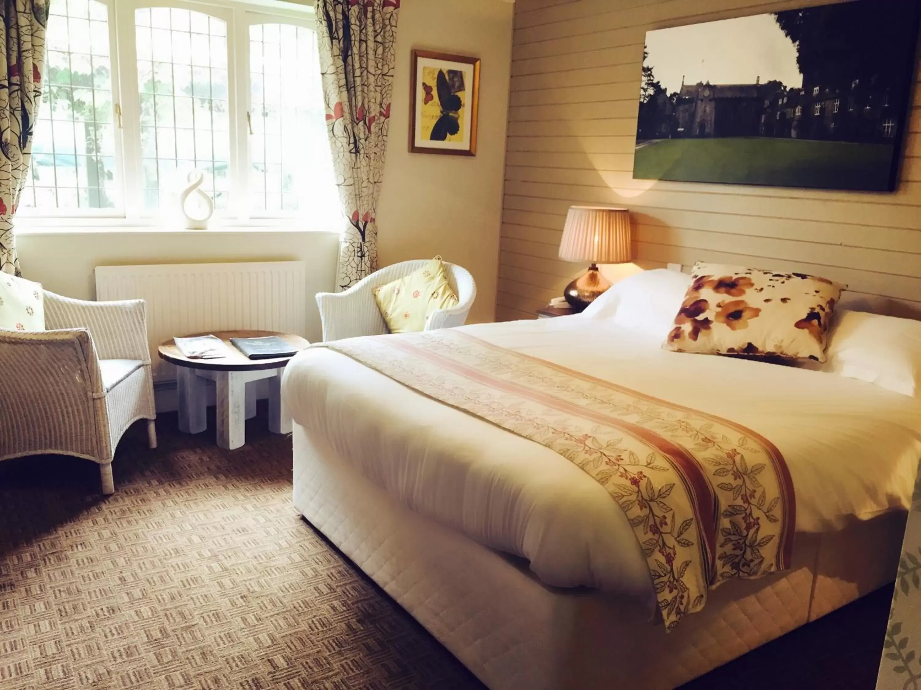 TV and multimedia, Bed in The Waterman's Arms TV and multimedia, Bed in The Waterman's Arms