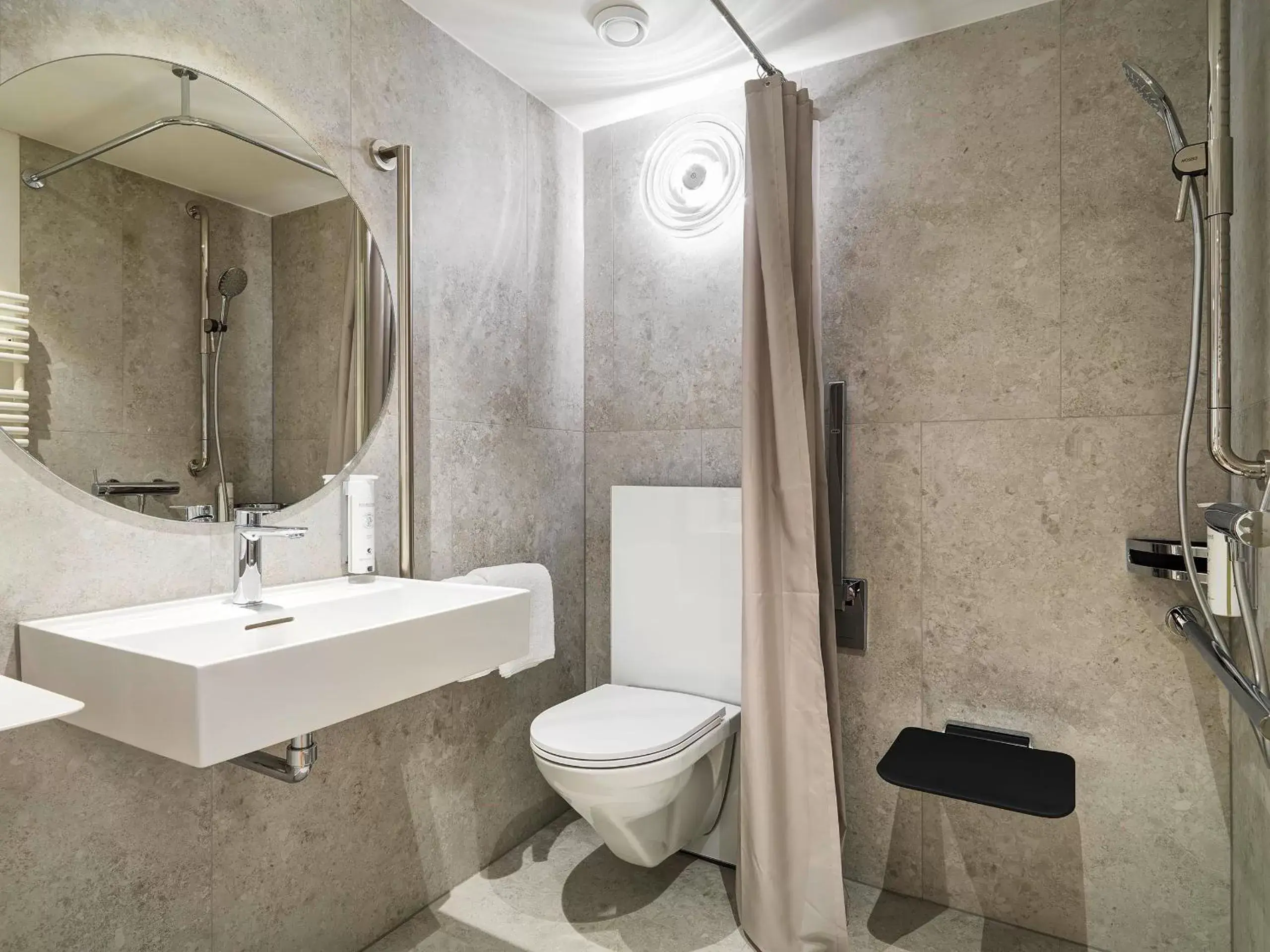 Facility for disabled guests, Bathroom in Hotel St. Josef