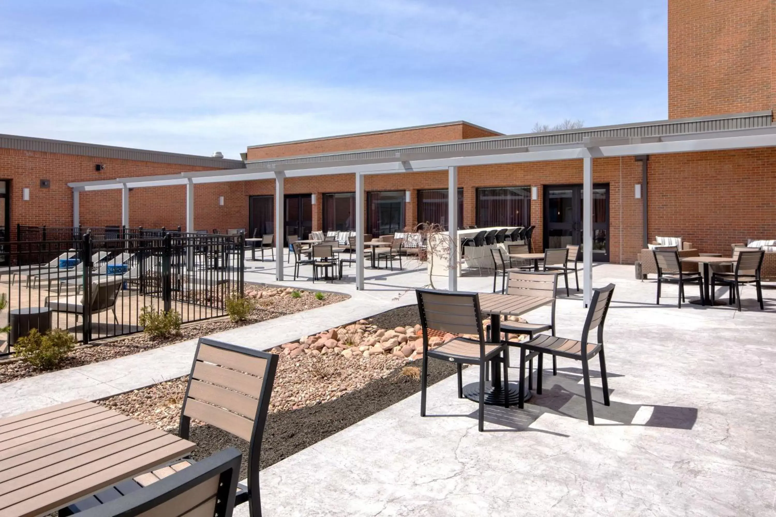 Patio in DoubleTree by Hilton Hotel Syracuse