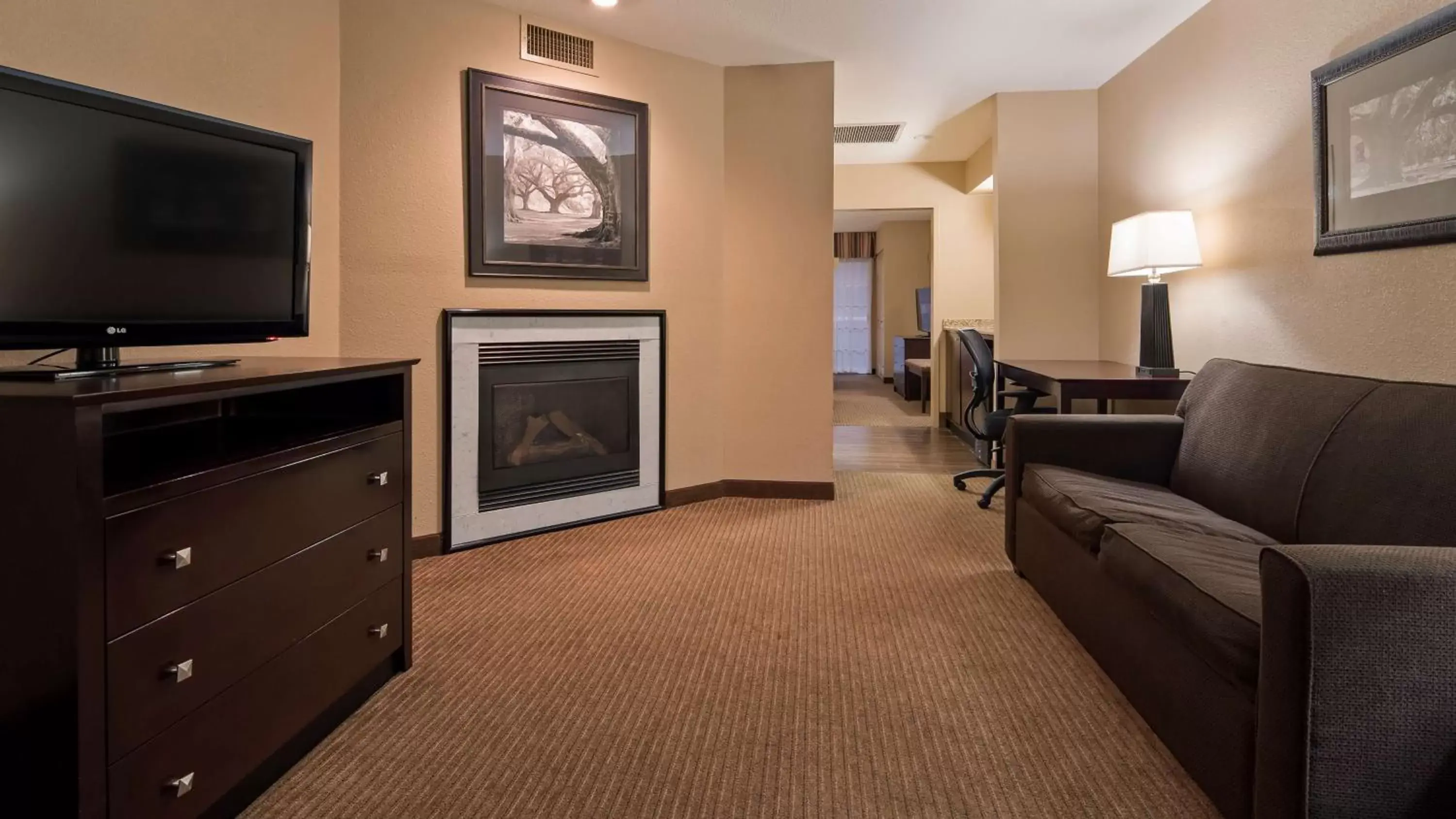 Living room, Seating Area in Best Western of Alexandria Inn & Suites & Conference Center