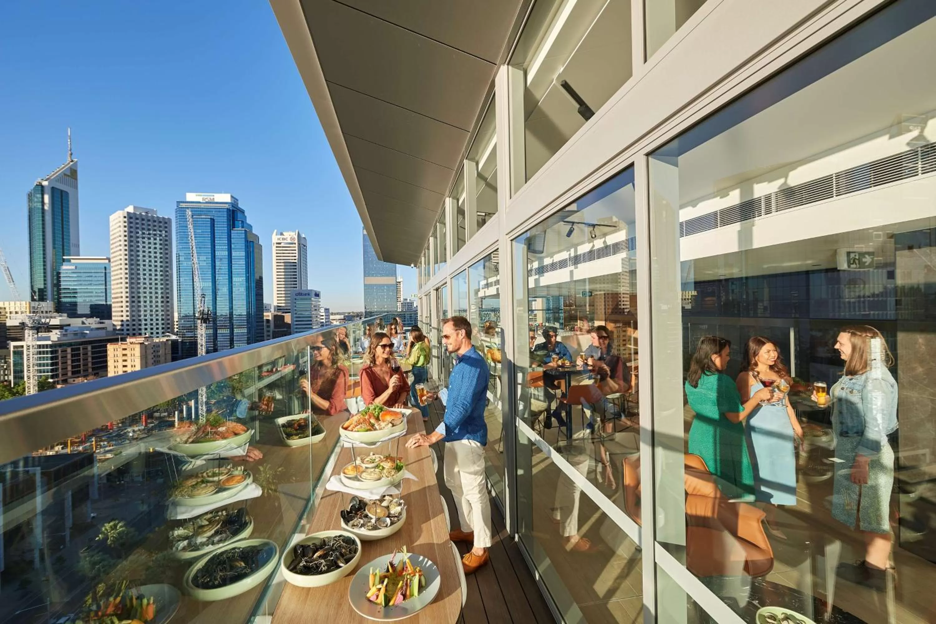 Dining area in Doubletree By Hilton Perth Waterfront