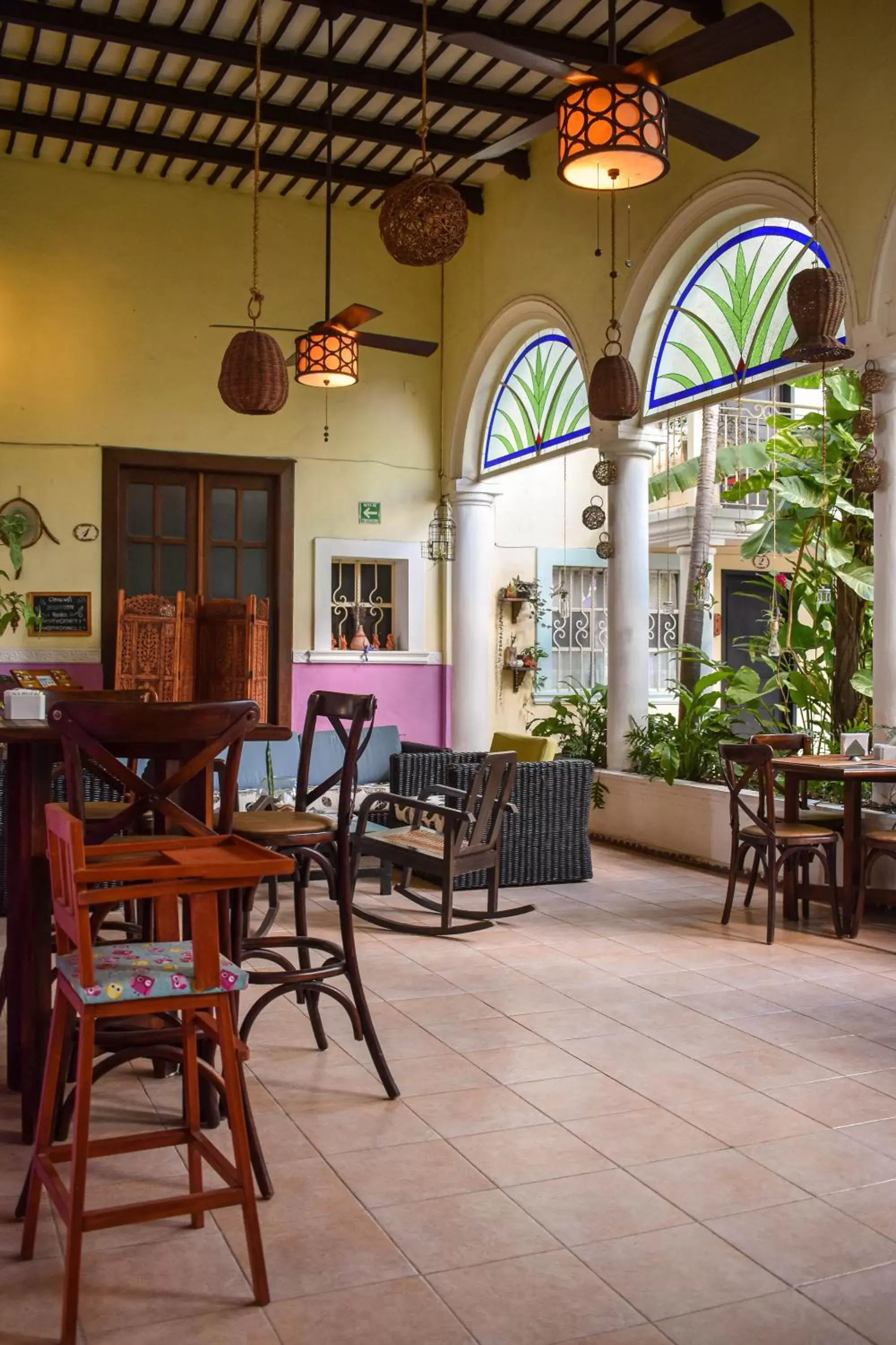 Patio, Restaurant/Places to Eat in Hotel Santa Ana