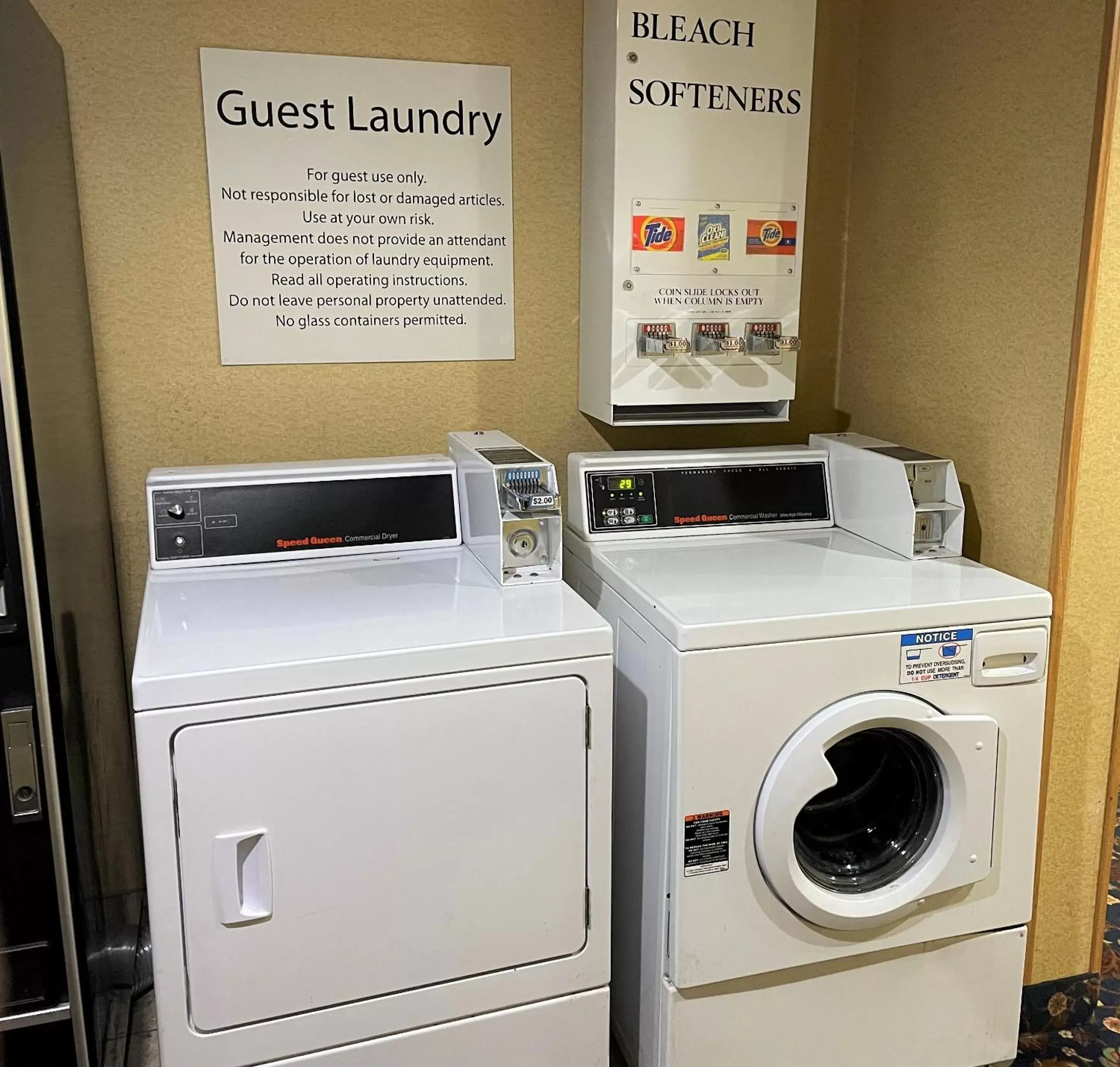 washing machine, Kitchen/Kitchenette in The Hotel Bemidji