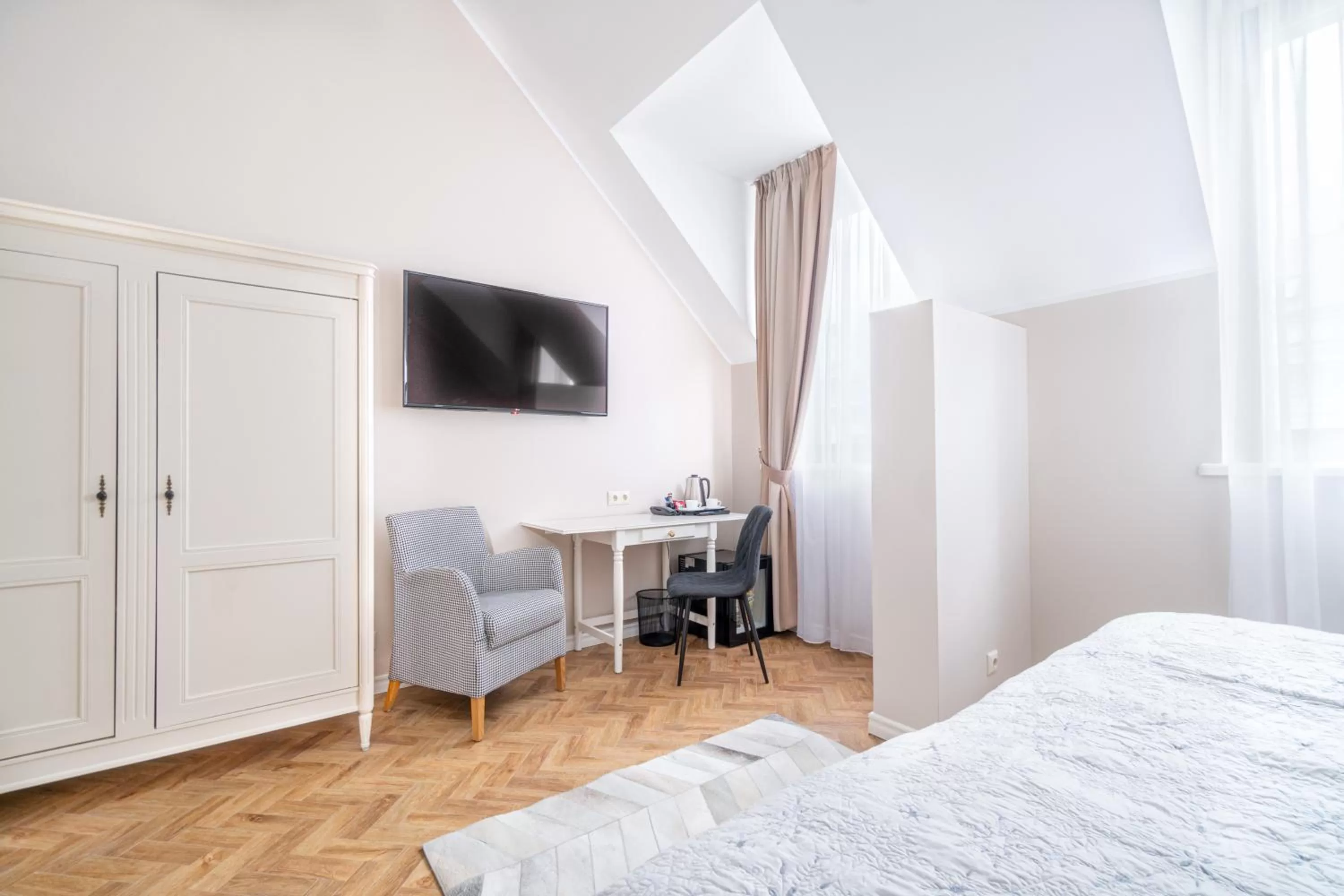 TV and multimedia, Bed in Forums Boutique Hotel