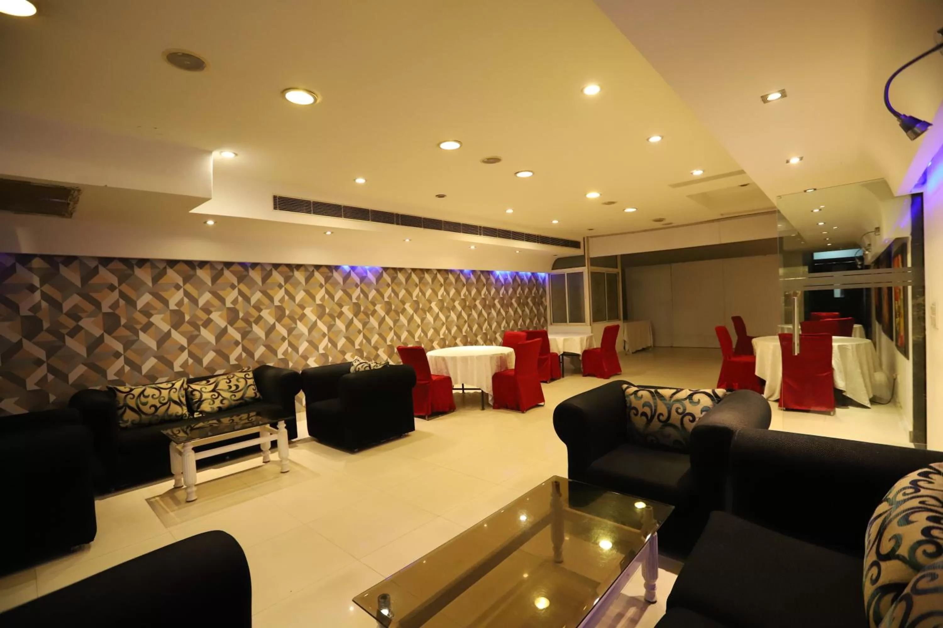 Restaurant/places to eat in Hotel Capitol Hills - Greater Kailash Delhi