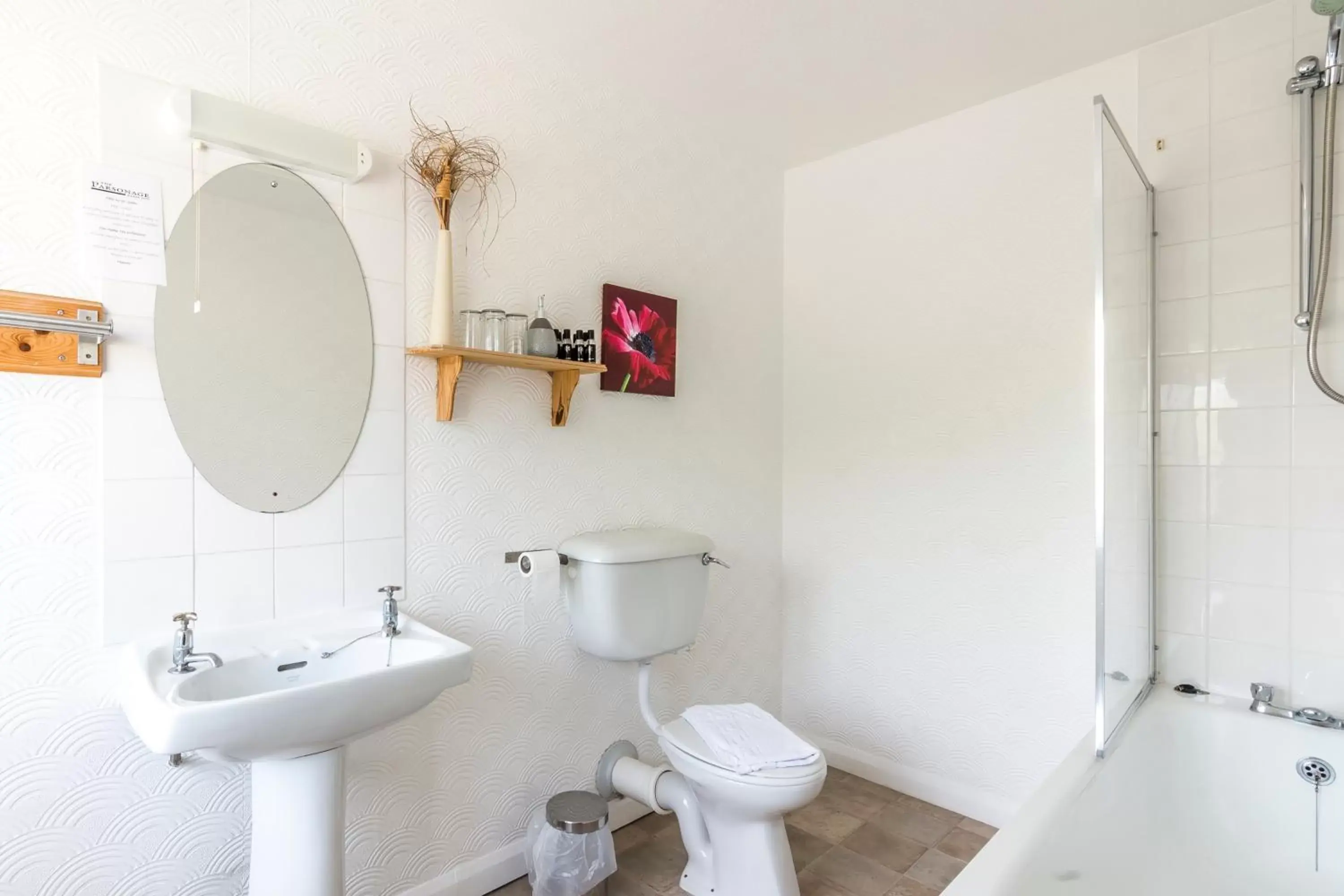 Bathroom in parsonage farm inn