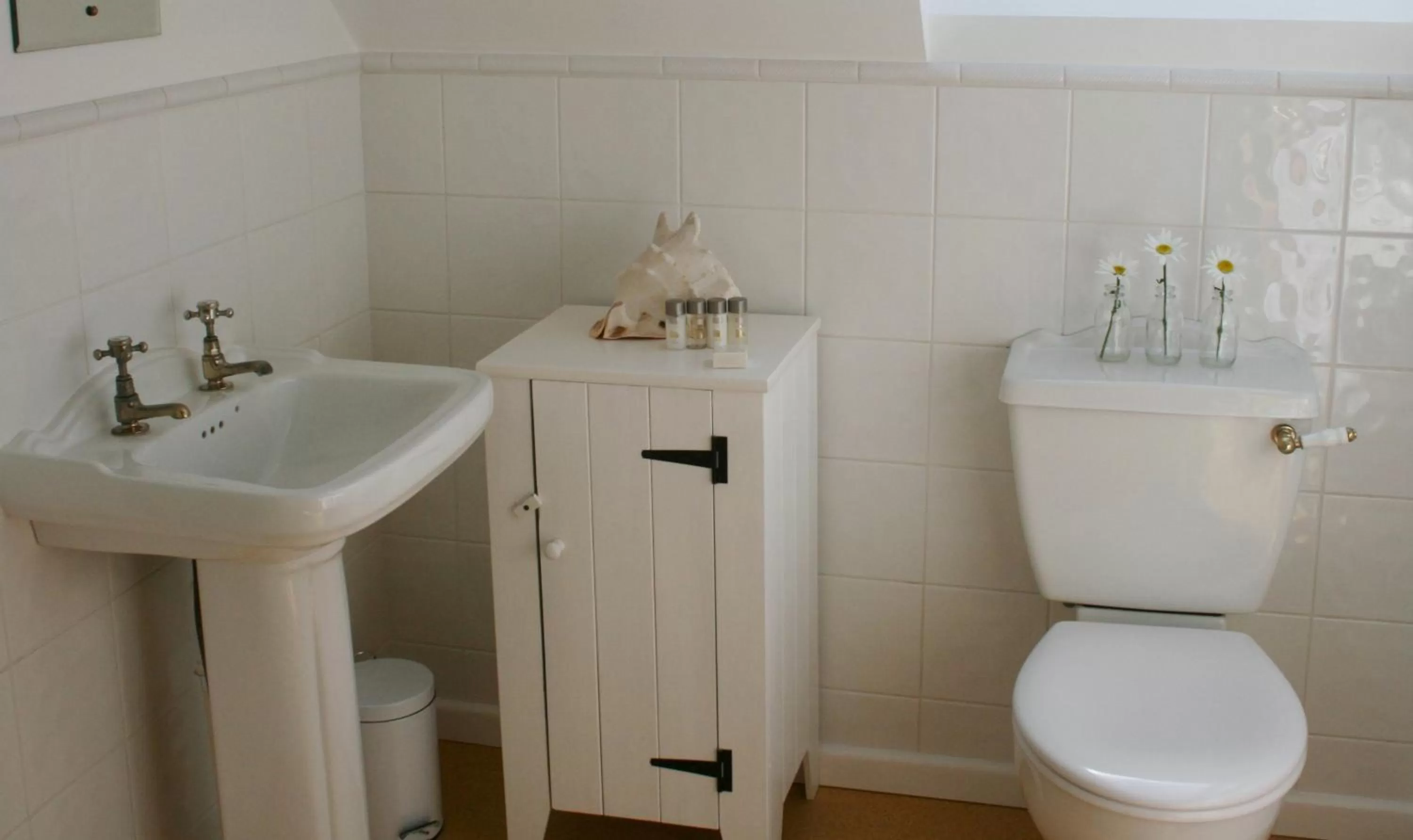 Bathroom in Hare Lodge B&B