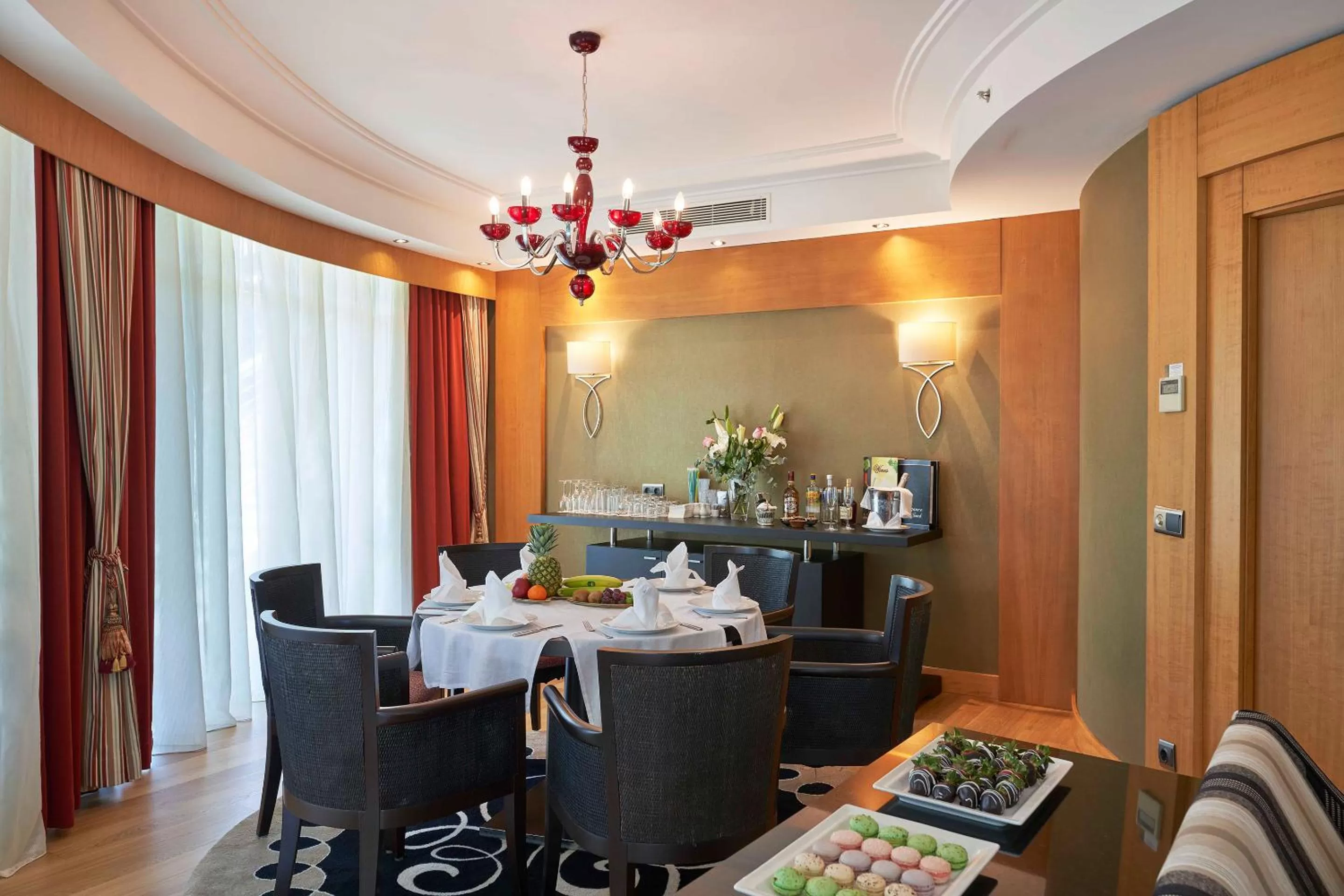 Dining area in Calista Luxury Resort