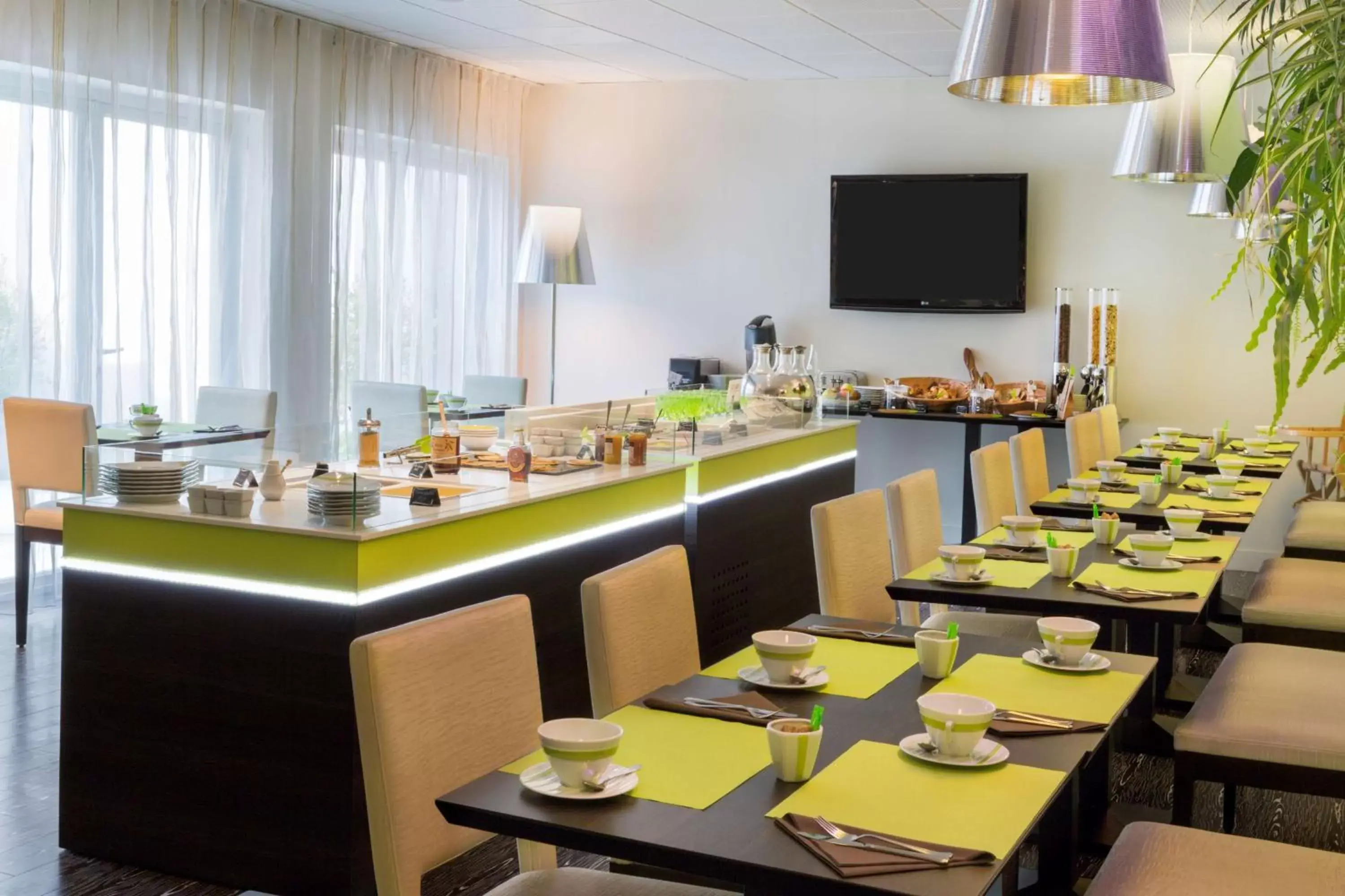 Restaurant/places to eat in Best Western Plus Richelieu Restaurant/places to eat in Best Western Plus Richelieu