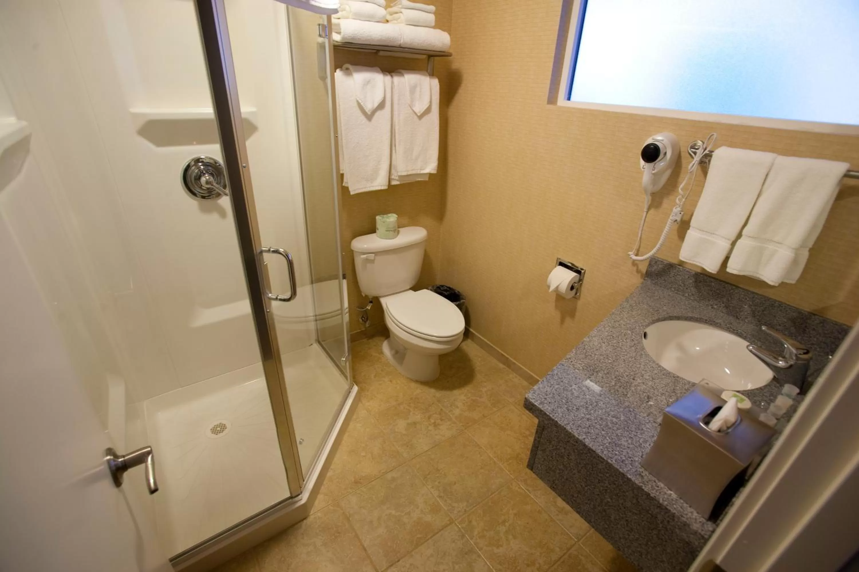 Bathroom in Celilo Inn