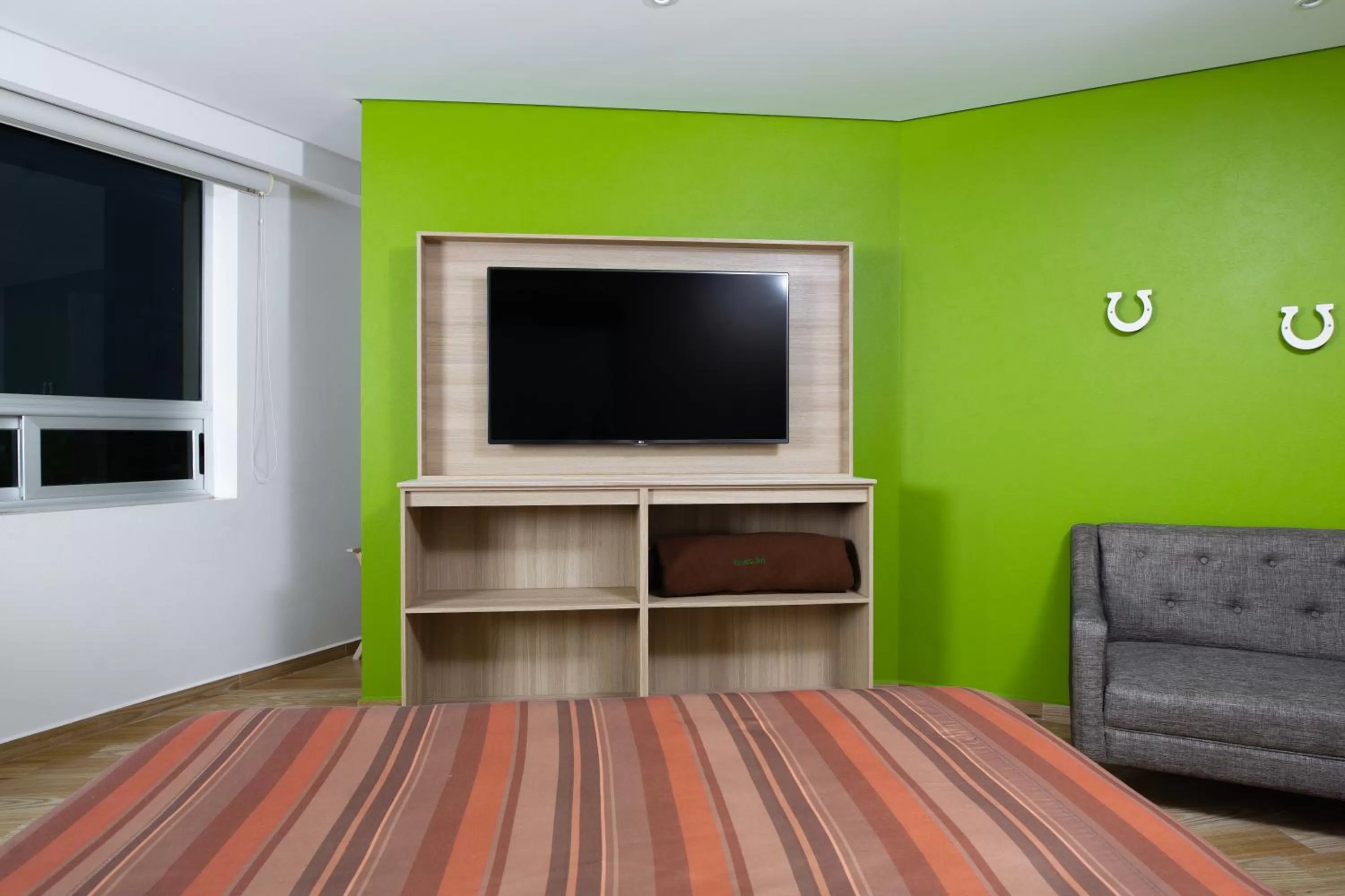 TV and multimedia in Hotel Xcoco Inn