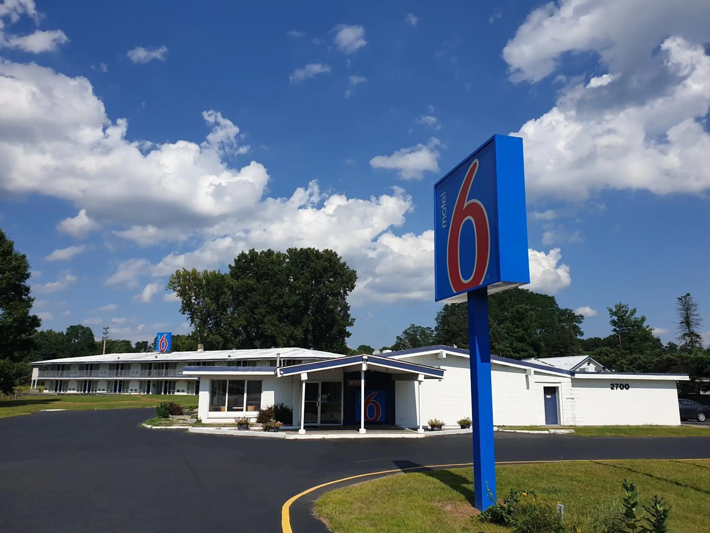 Property Building in Motel 6-Schenectady, NY