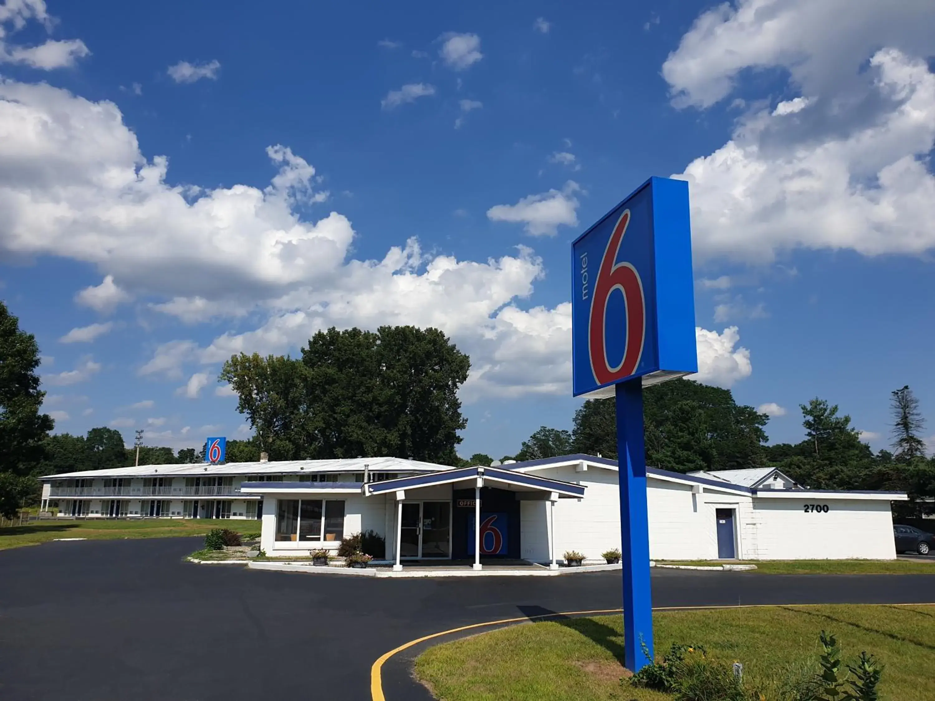 Property building in Motel 6-Schenectady, NY Property building in Motel 6-Schenectady, NY