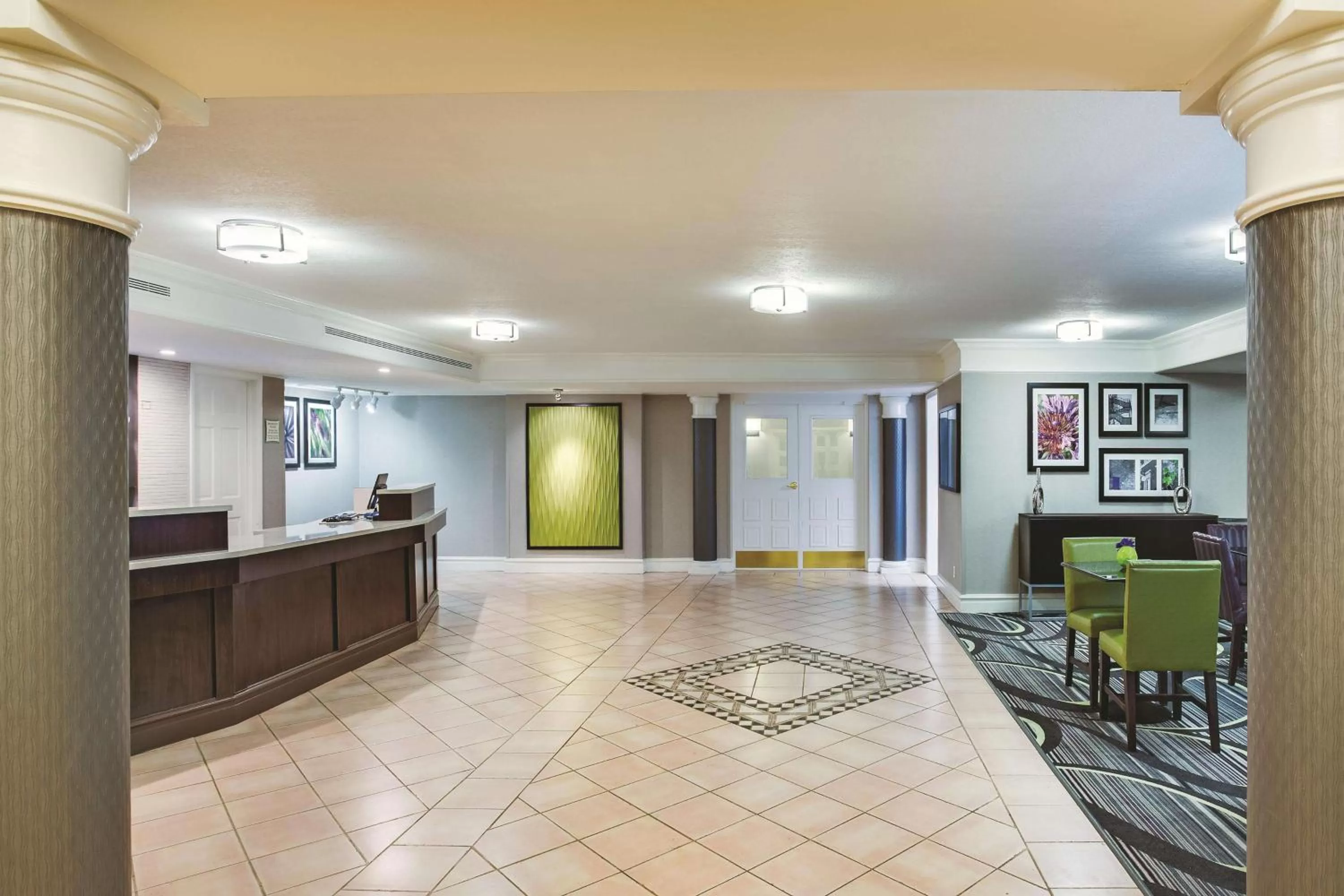 Lobby or reception in Days Inn by Wyndham Gainesville Florida