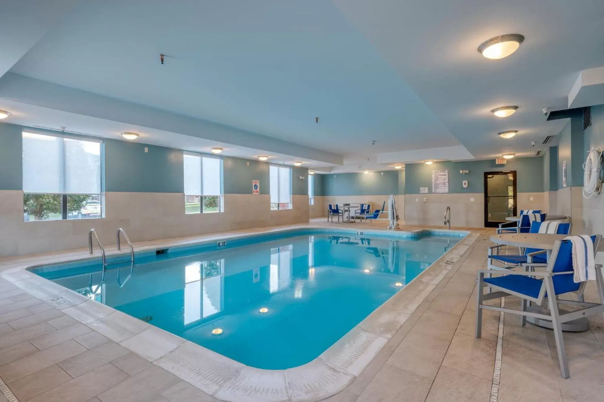 Swimming Pool in Holiday Inn Express Hotel & Suites Thornburg-S. Fredericksburg, an IHG Hotel