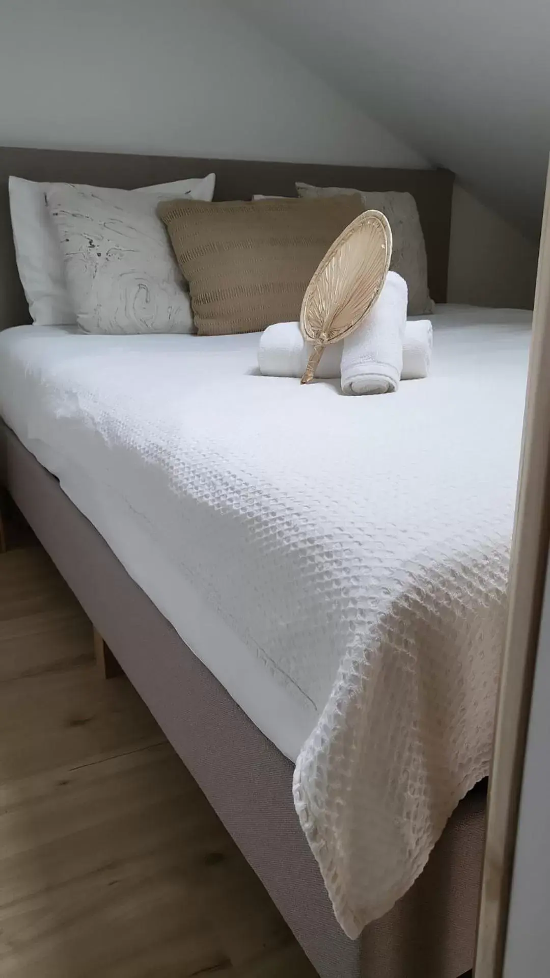 Bed in Hotel Paradis