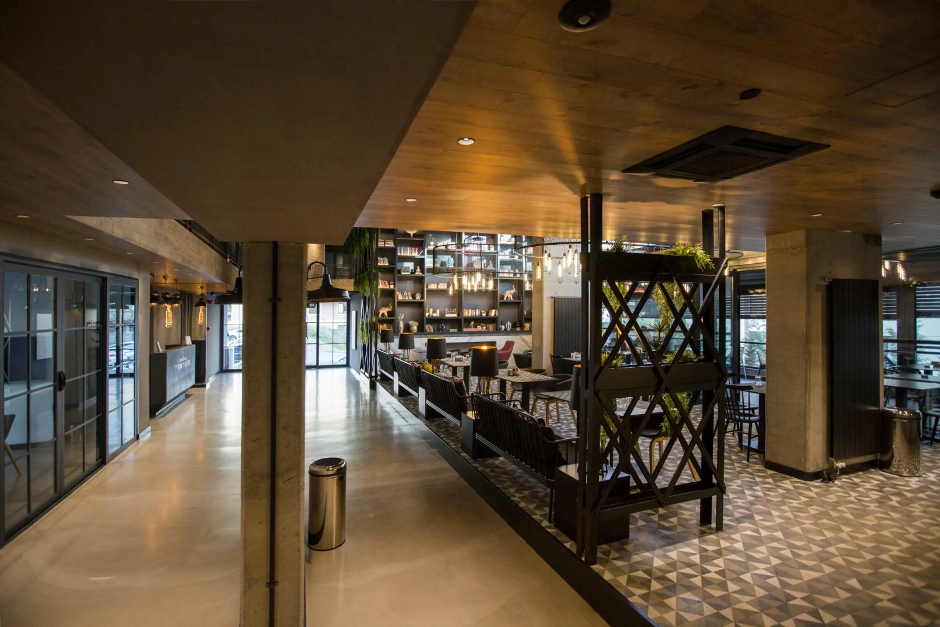 Restaurant/places to eat in Cityloft 161